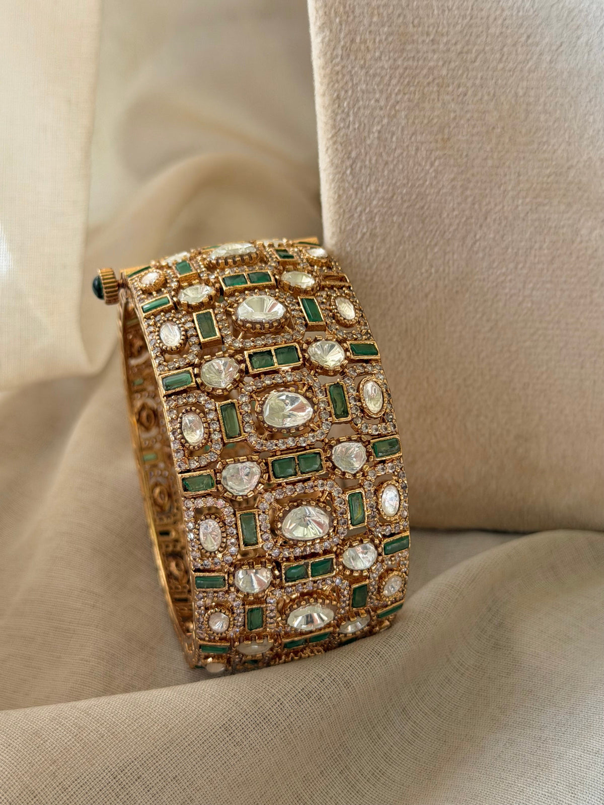 Mangala Green Broad Moissanite Polki Single Bangle- Openable