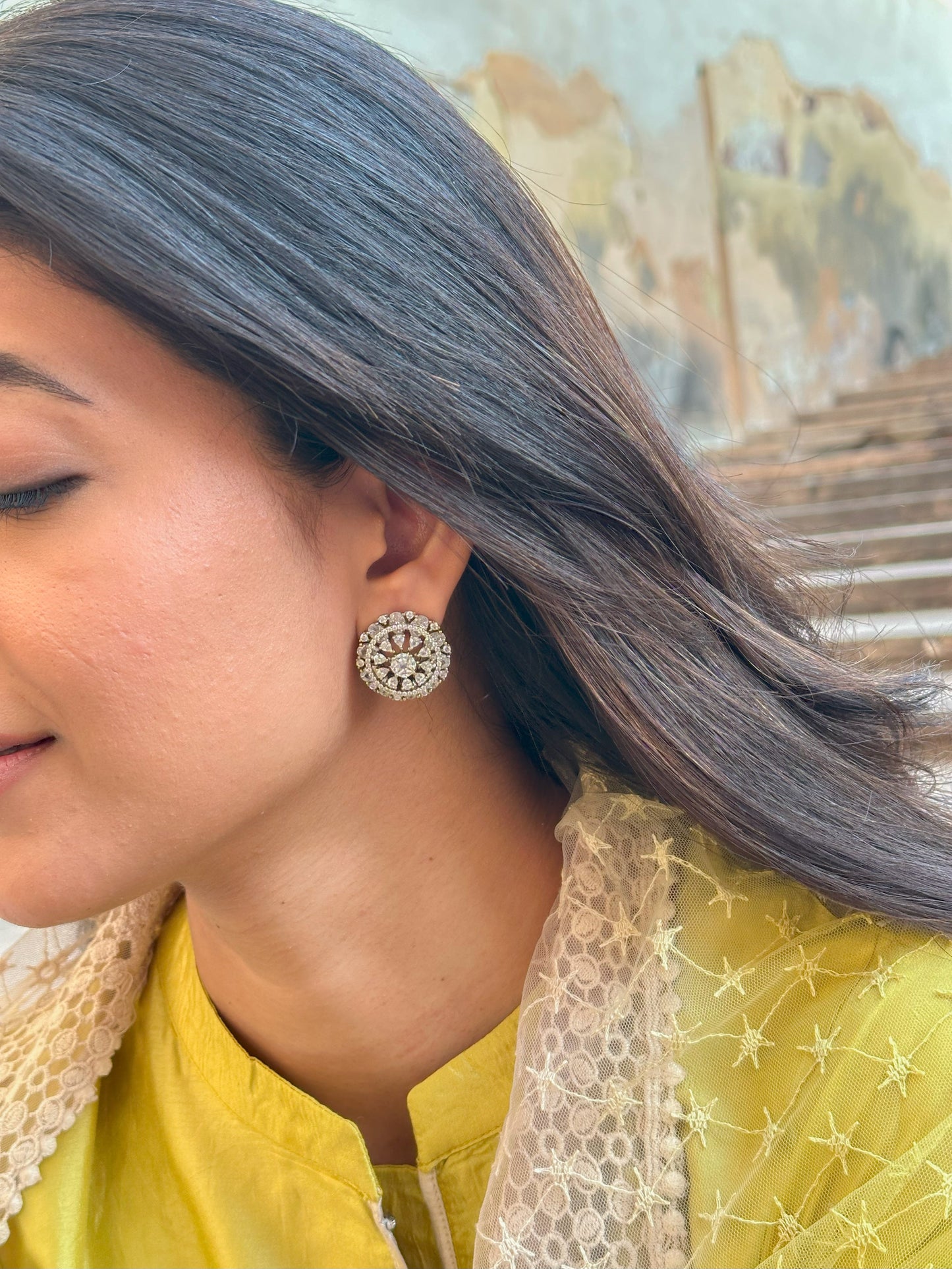 Noor Zircon Stud Earrings White