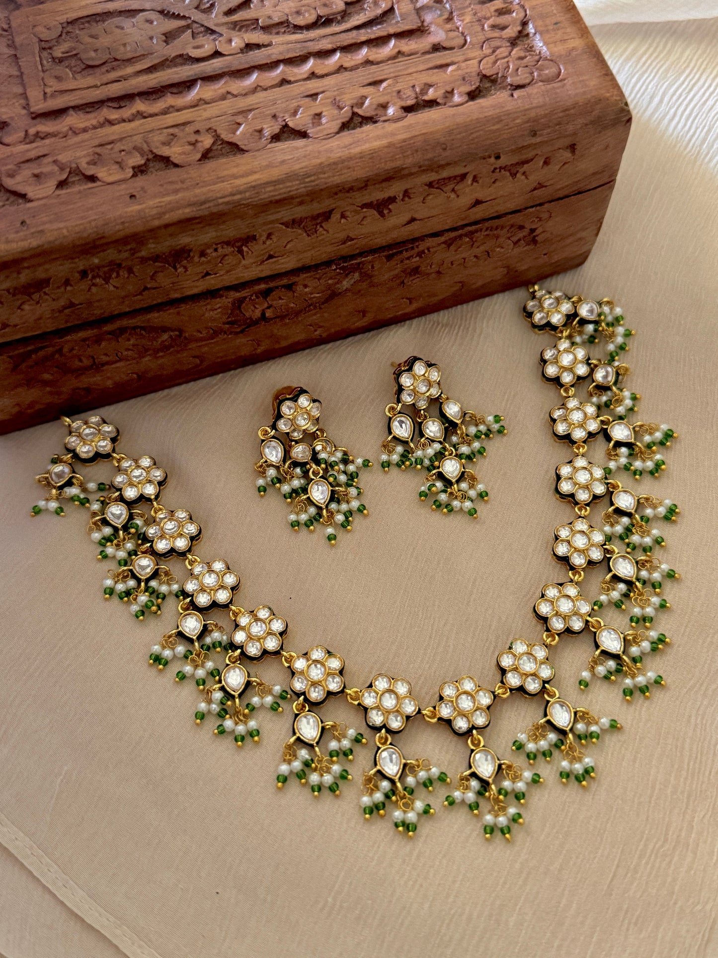 Itr Polki Necklace Set