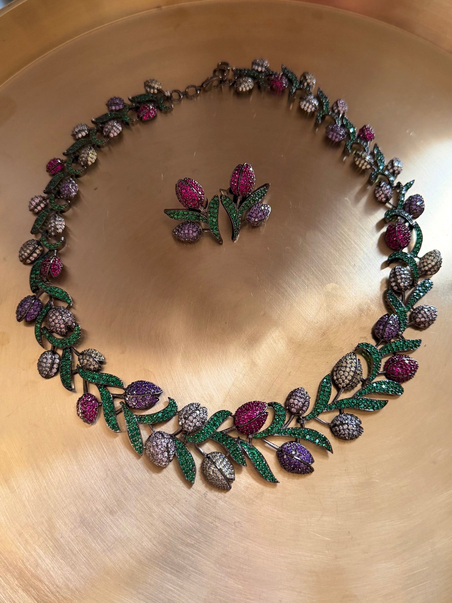 Tulip Garden Necklace Set