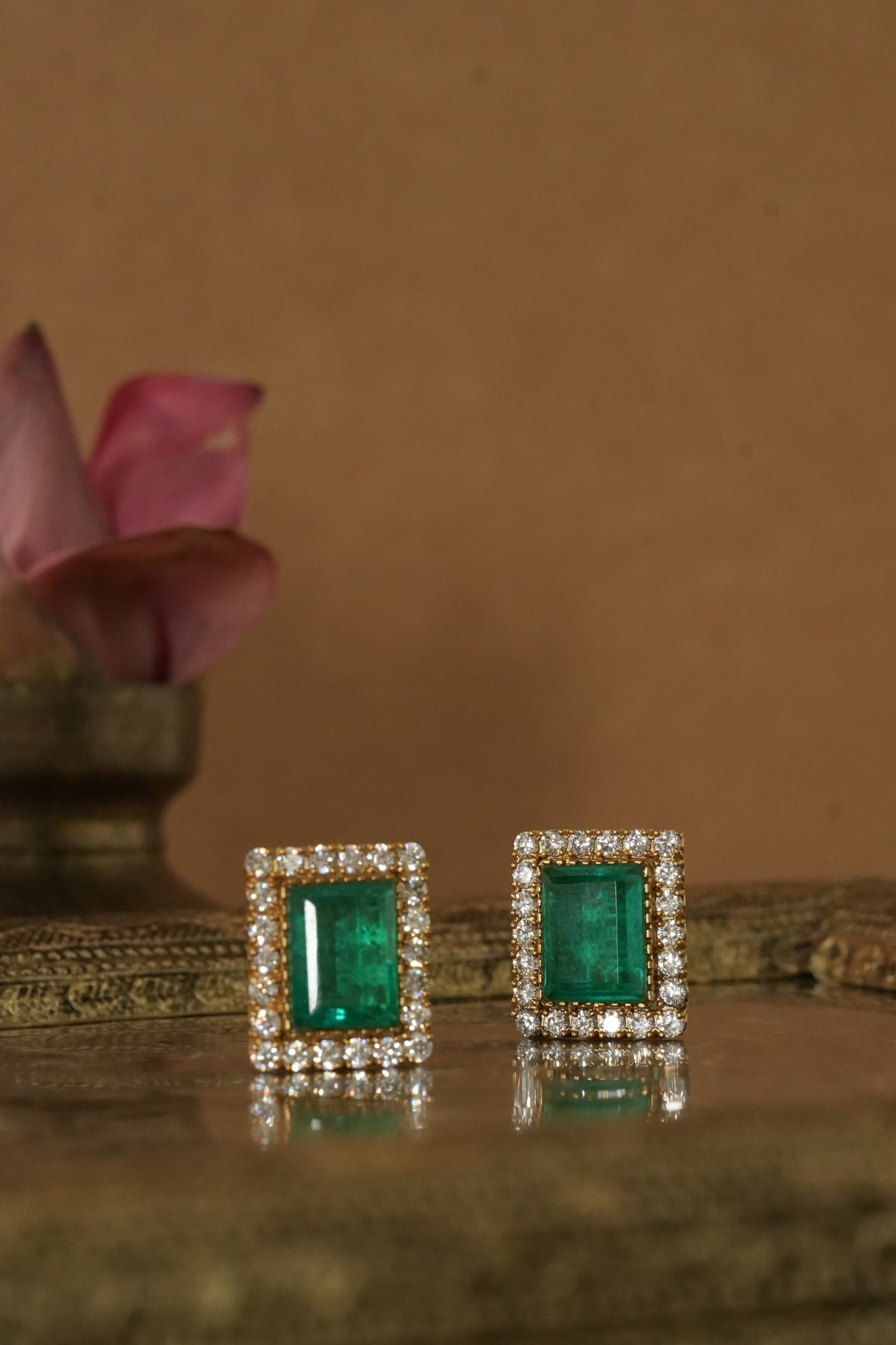 Smara Emerald Zircon Studs