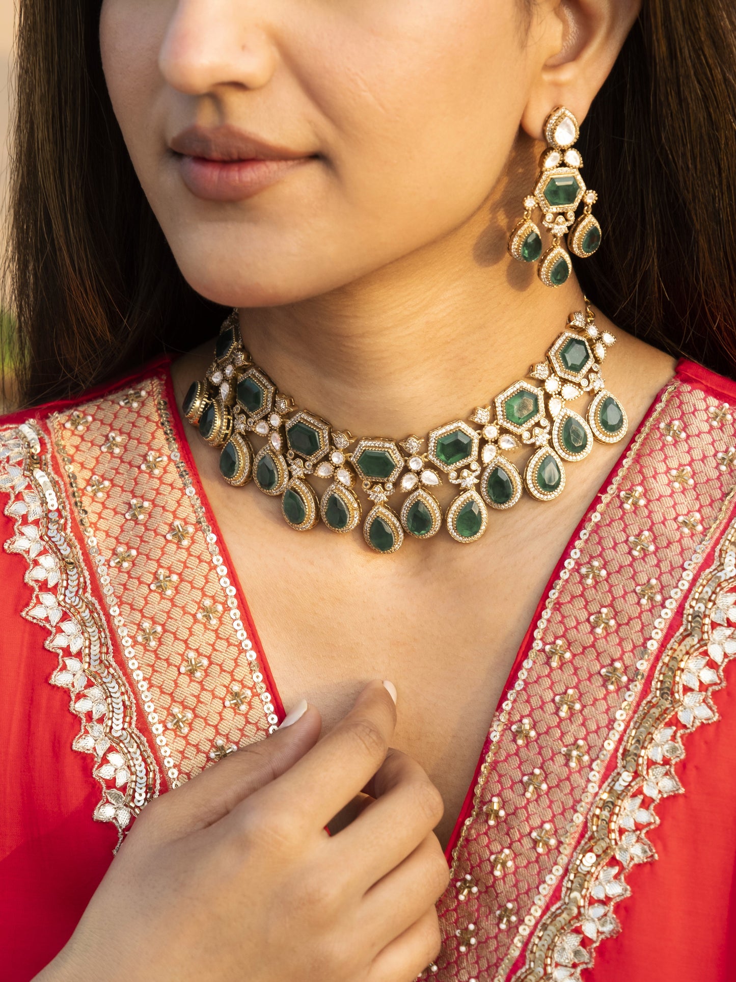 Madh Emerald Necklace Set