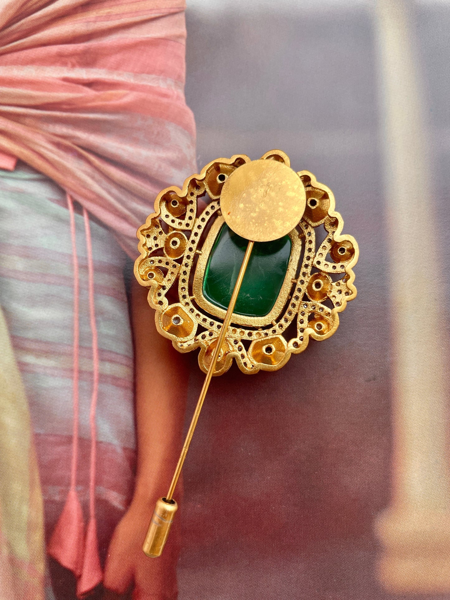 Kairaj Emerald Lapel Pin