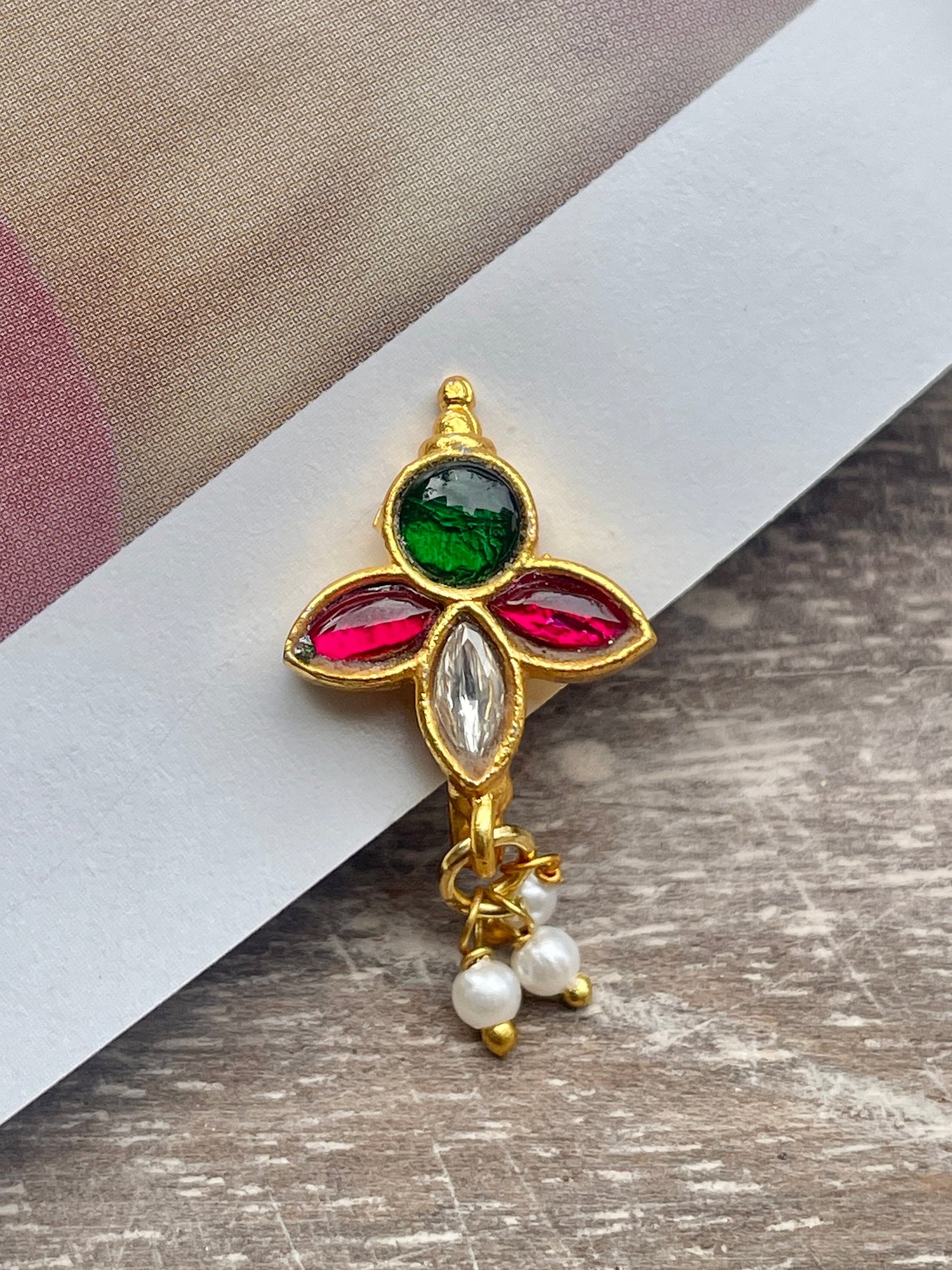 Mrinal Polki Nose Pin