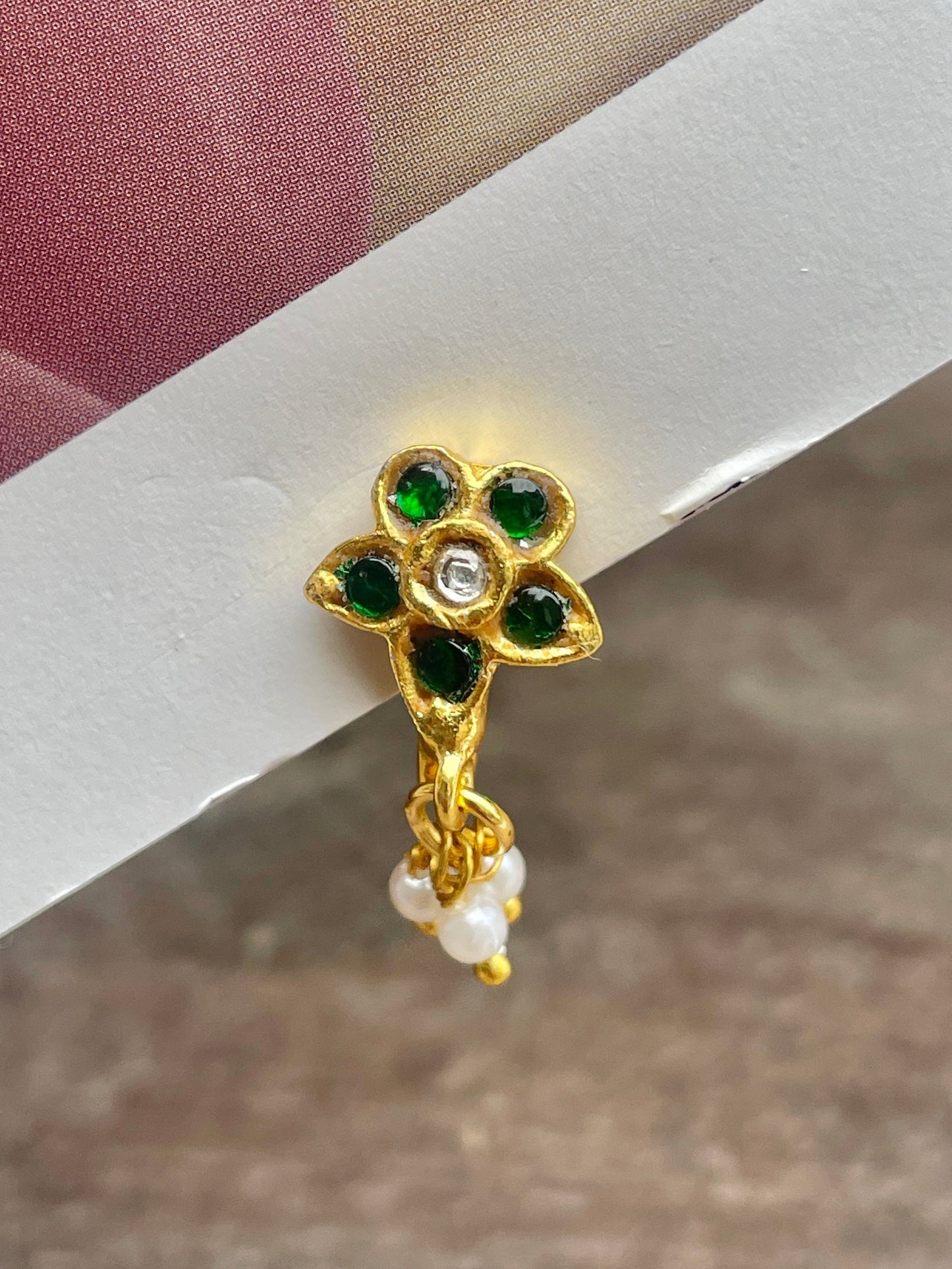 Raesa Polki Nose Pin Green