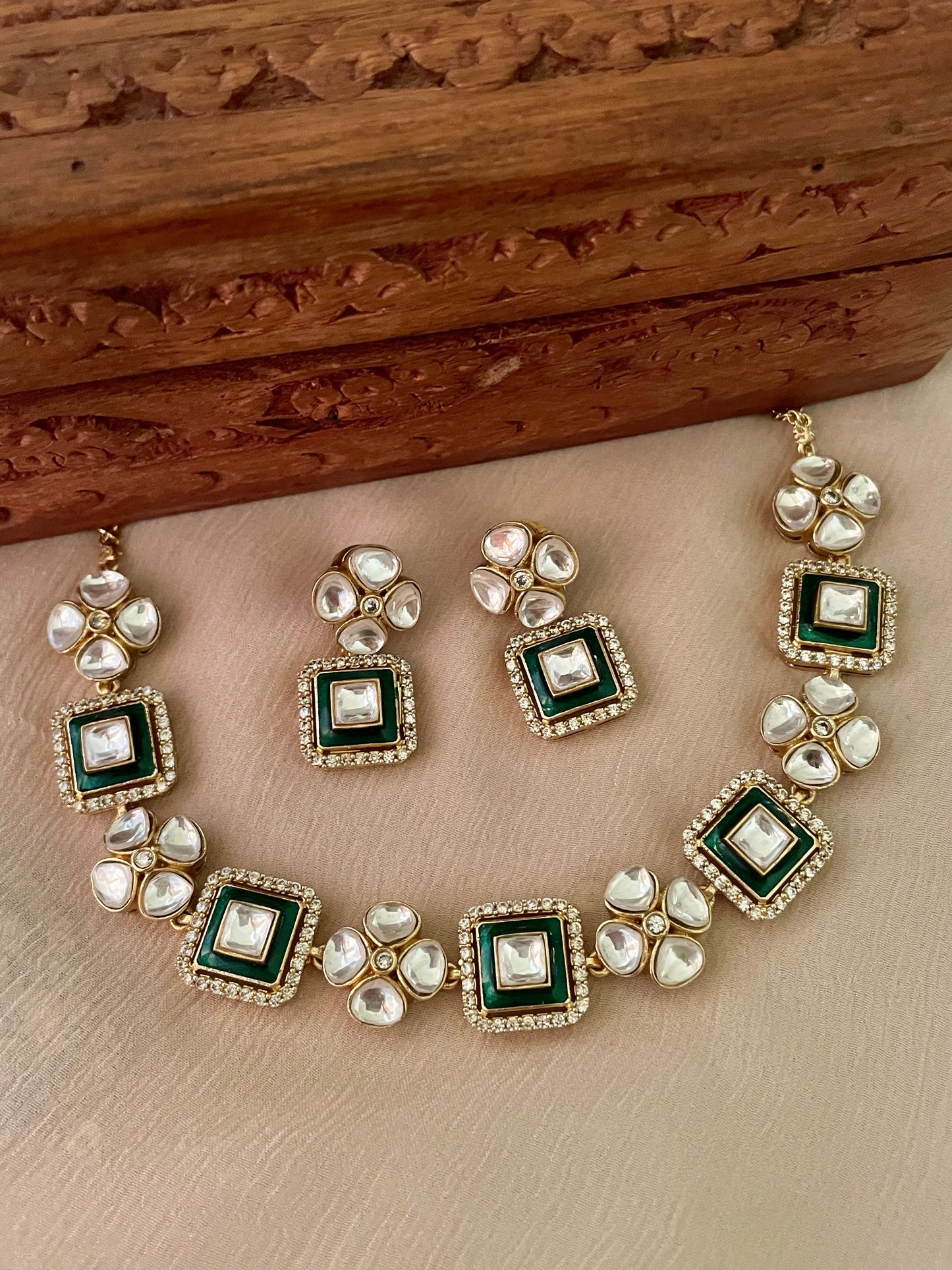 Sanvi Polki Enamel Necklace Set