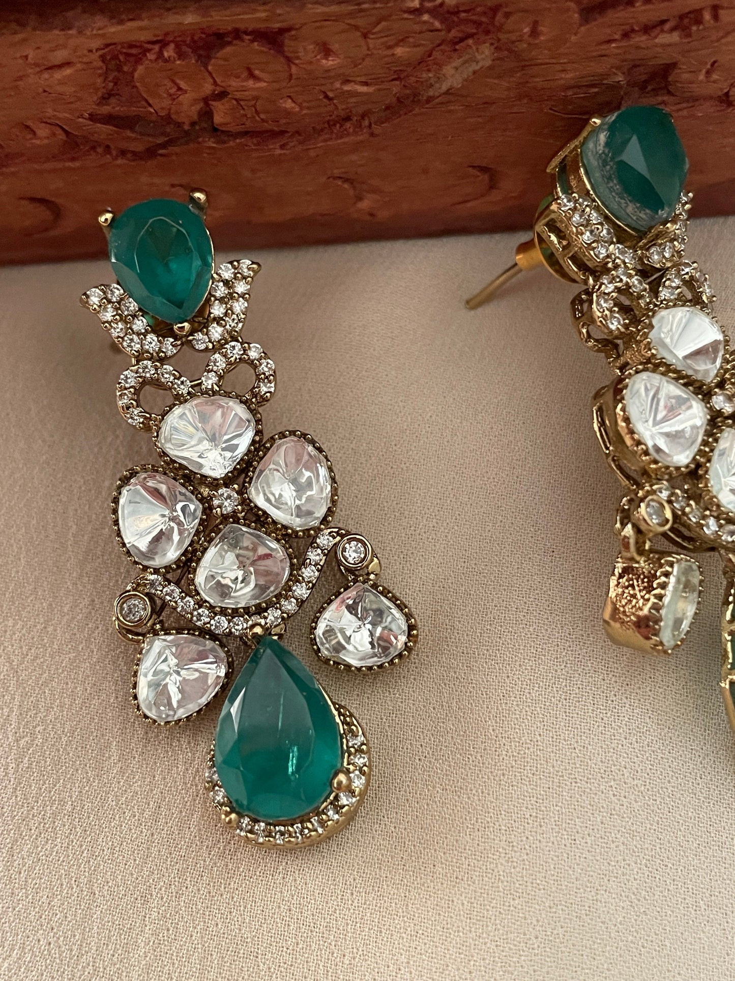 Zahira Polki & Emerald Earrings