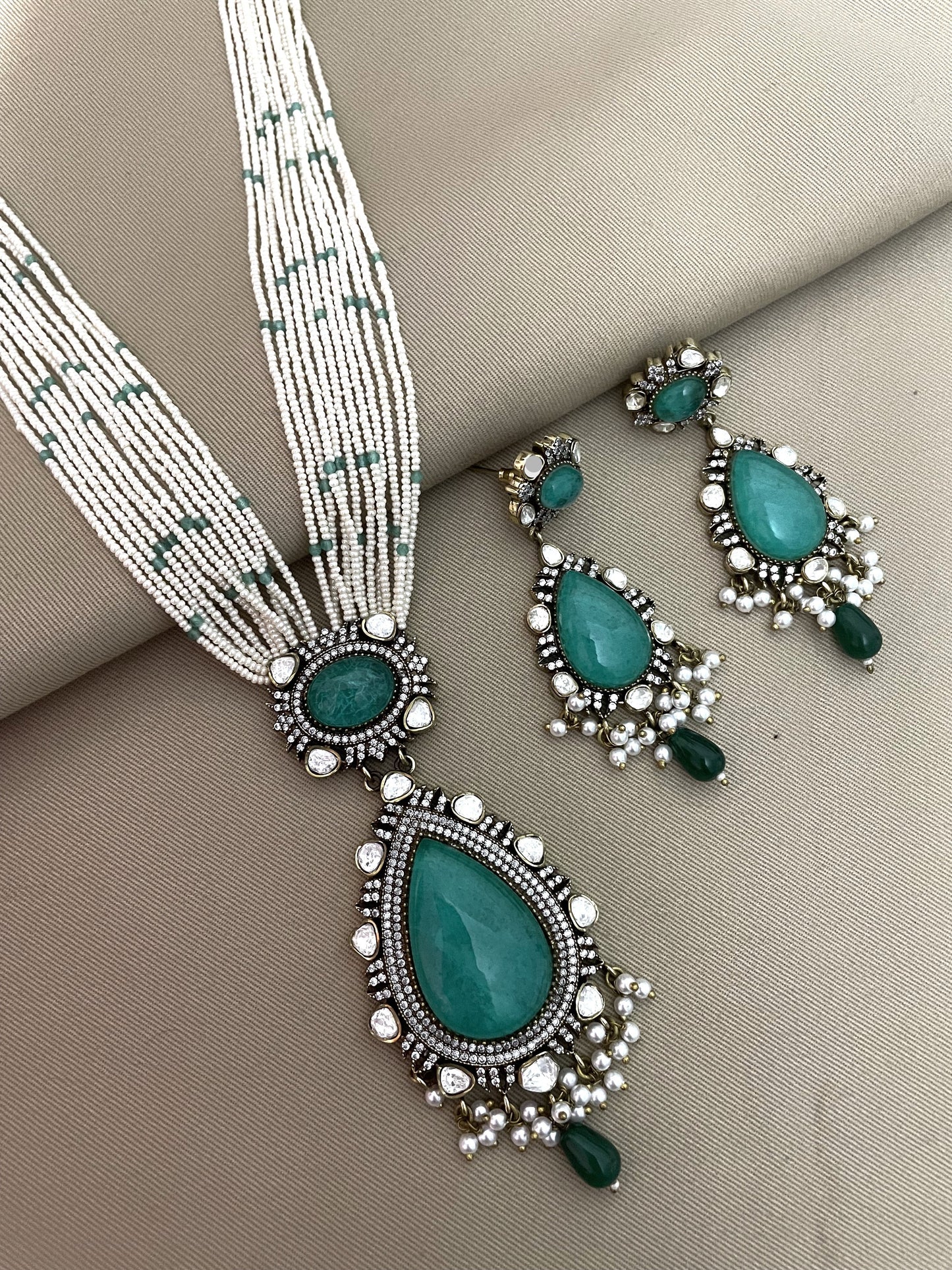Mantra Emerald Polki Victorian Necklace Set