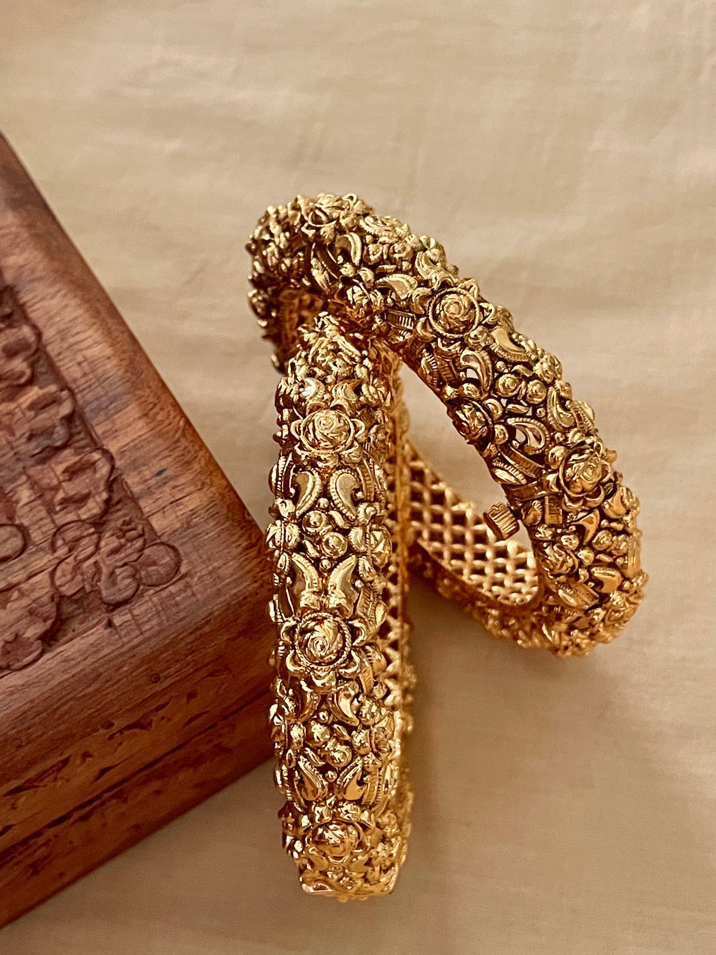 Viraasat Antique Gold Bangle Set