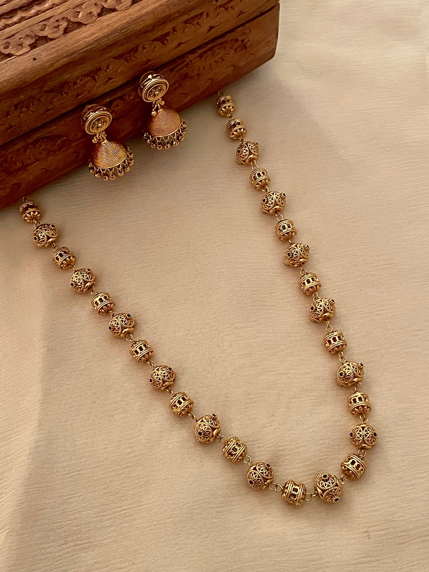 Lata Long Necklace Set