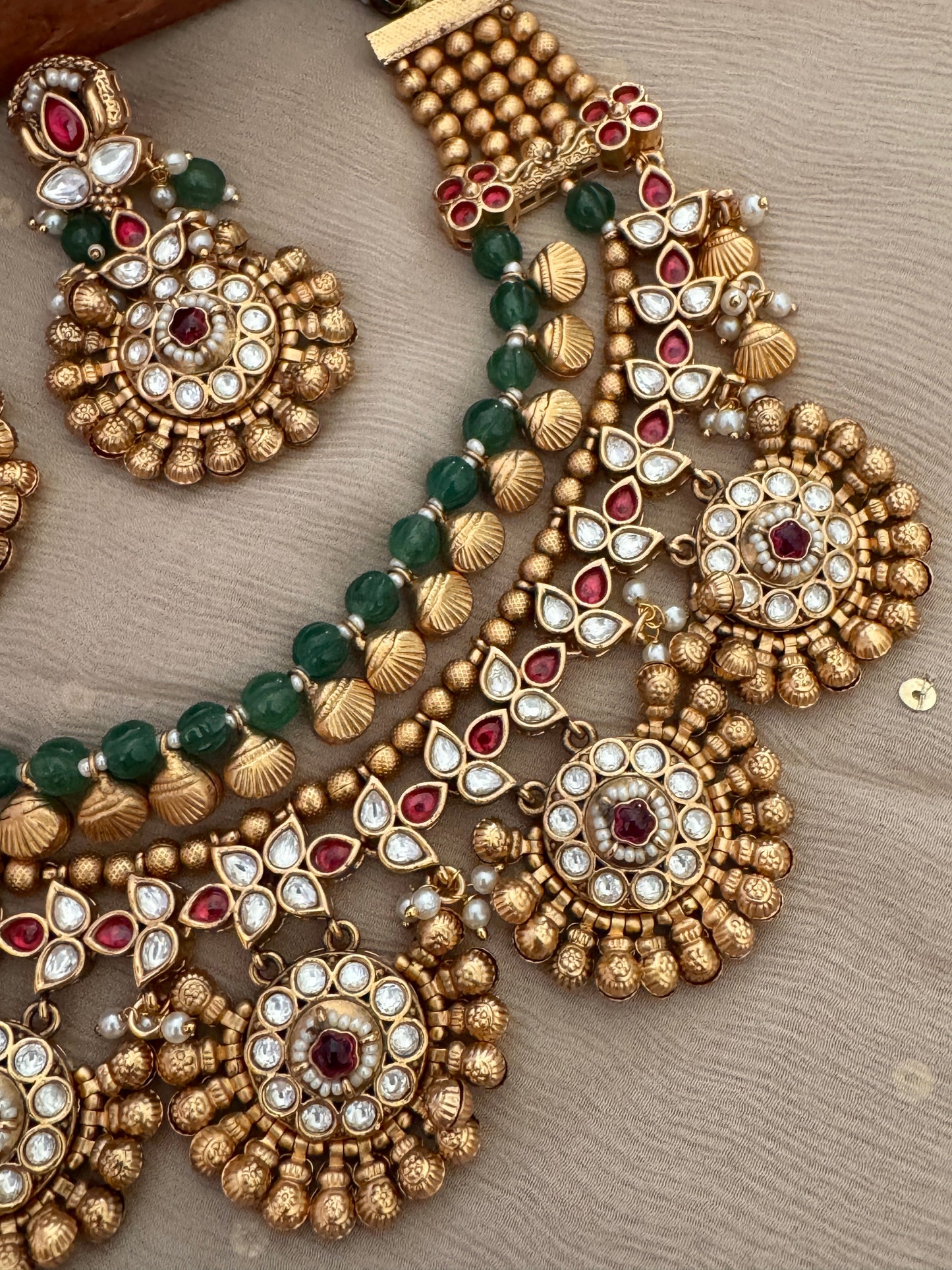 Arham Gold Necklace Set