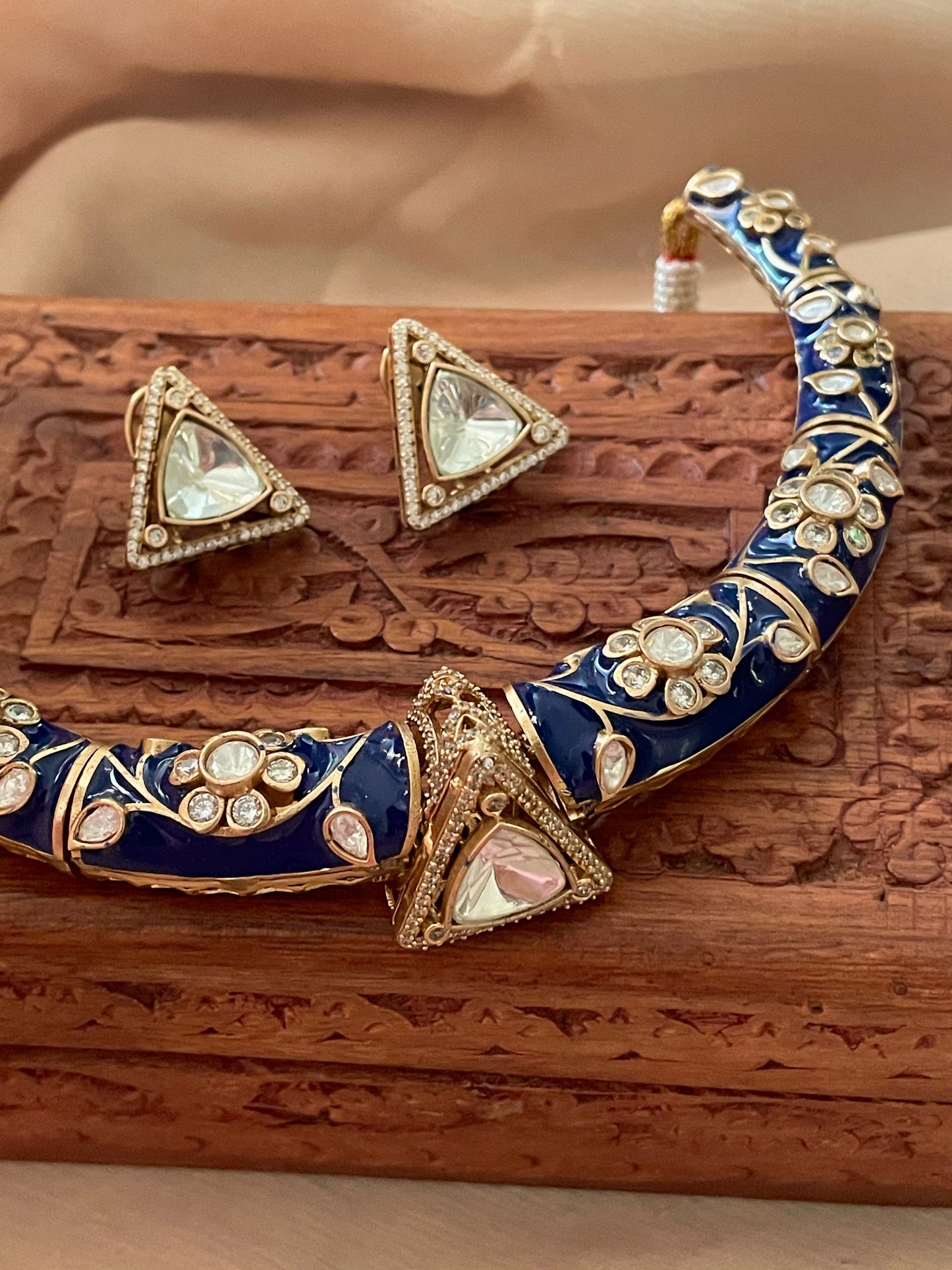 Agrima Hasli Necklace Set- Blue