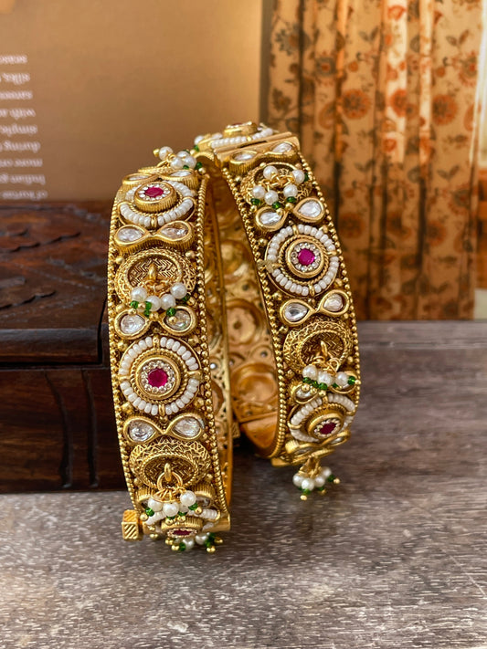 Aura Antique Openable Bangles-2.4/2.6