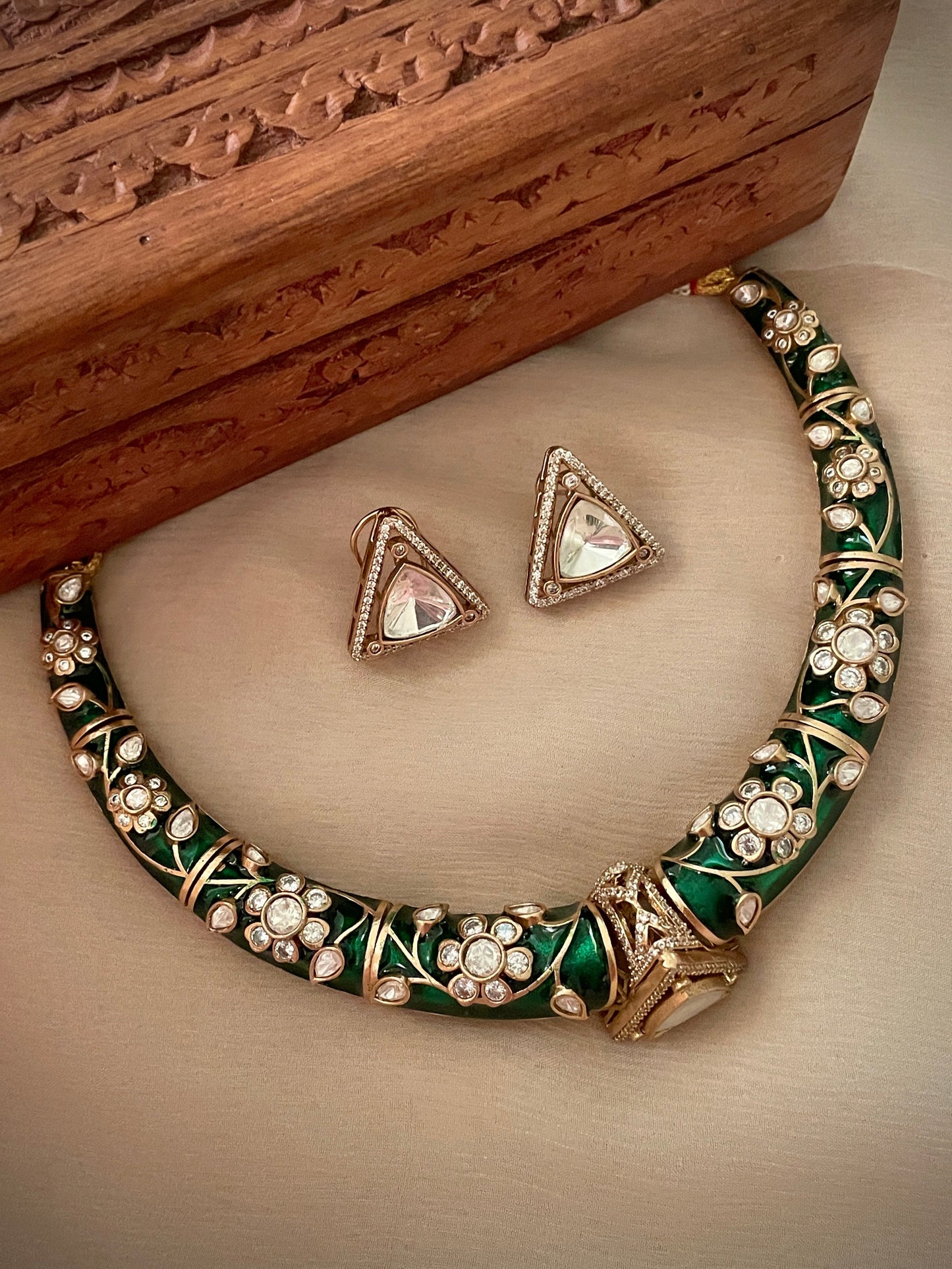 Girisha Hasli Necklace Set- Green