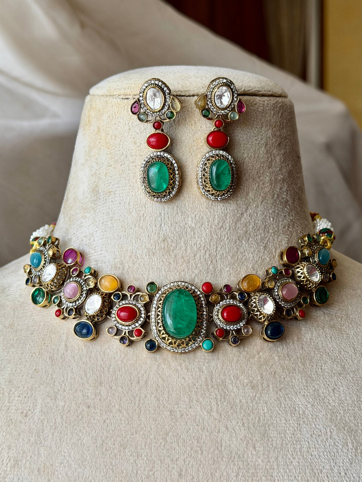 Yashvi Fuison Choker Necklace Set