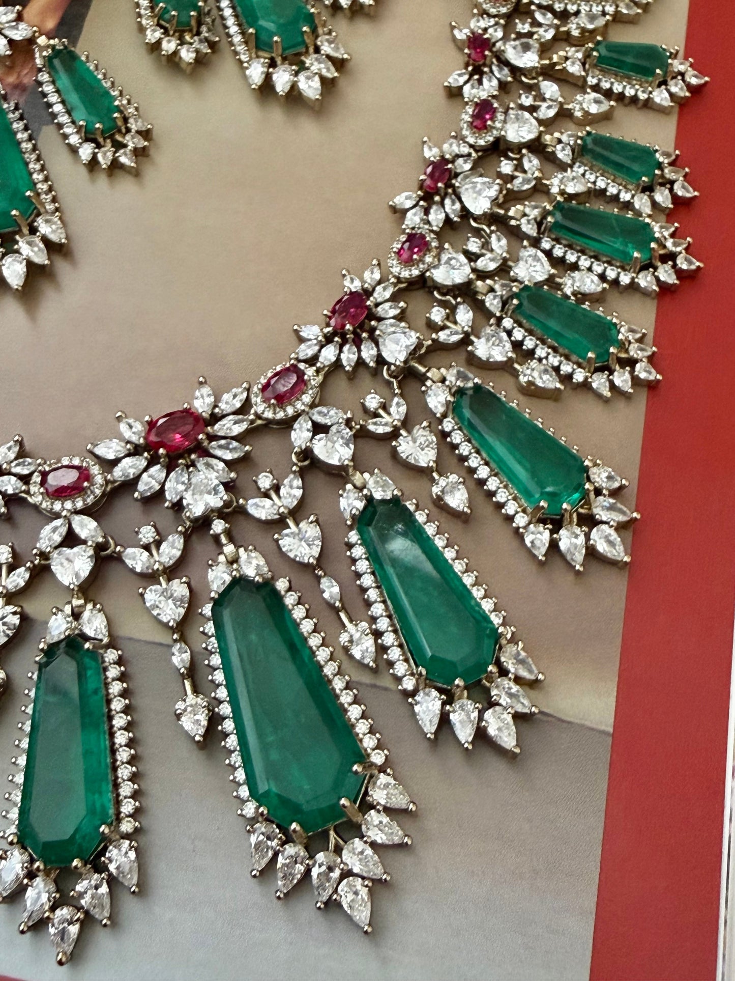 Vinoba Emerald Doublet Necklace Set