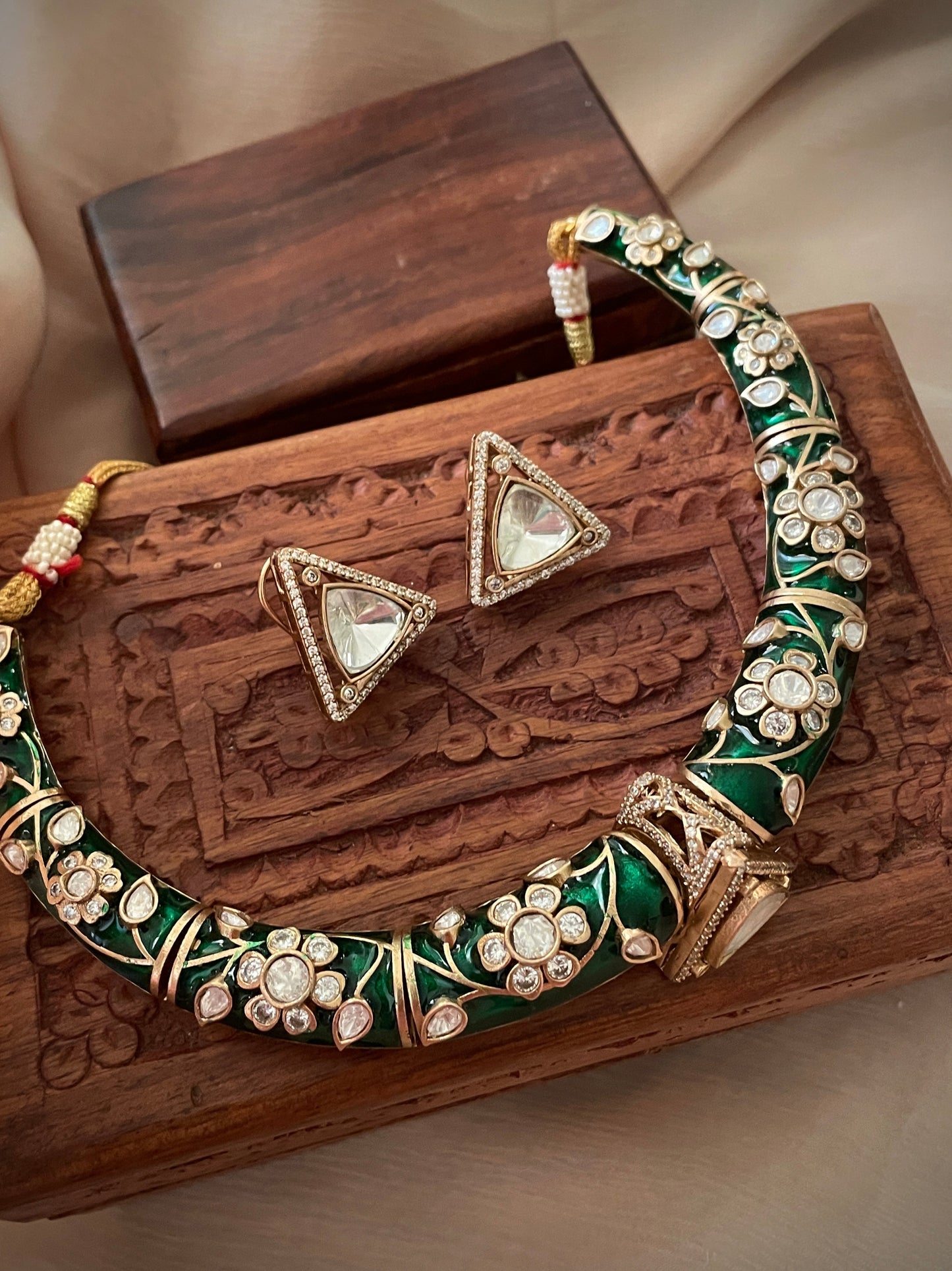 Girisha Hasli Necklace Set- Green