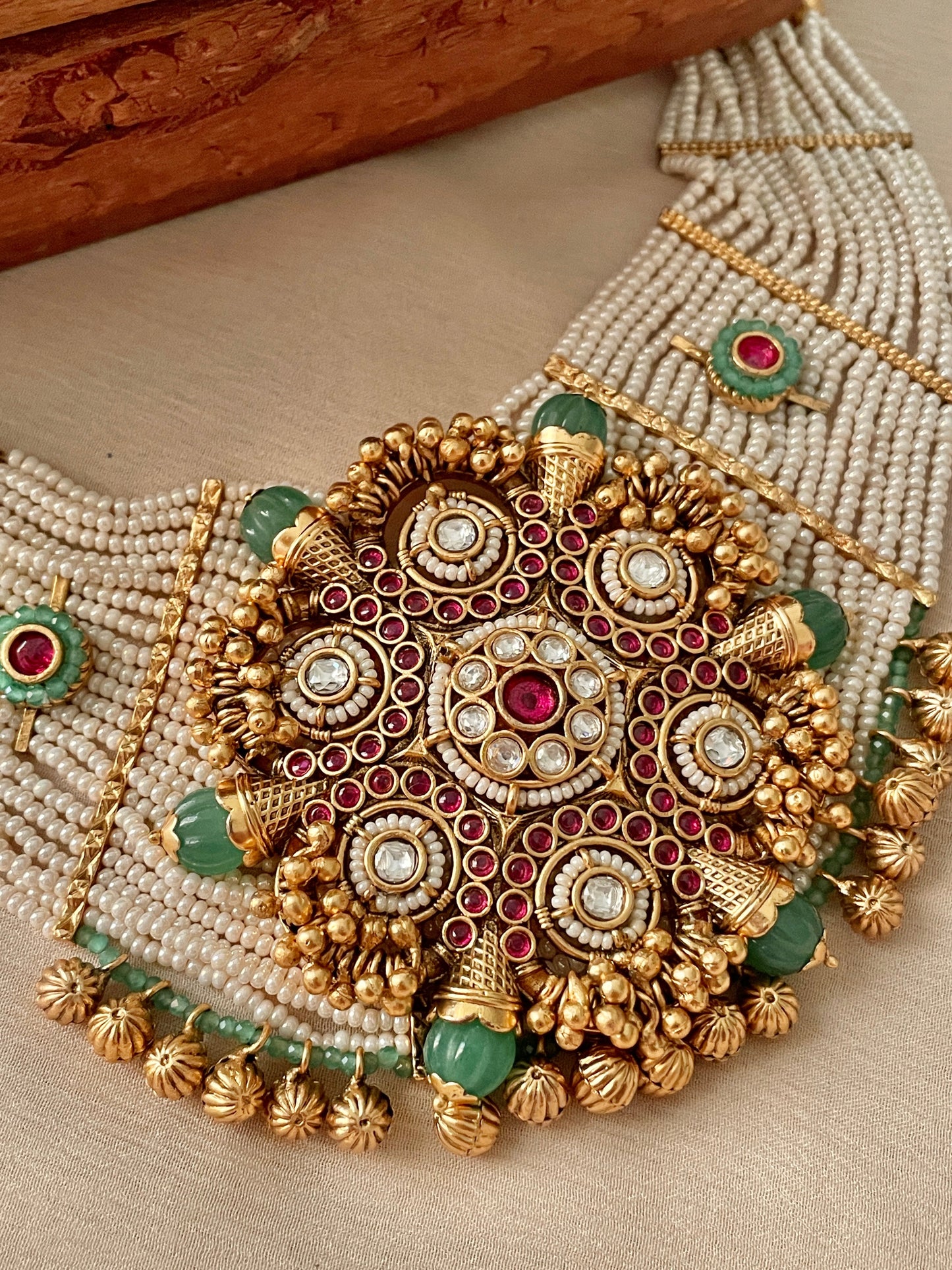 Waari Antique Necklace Set
