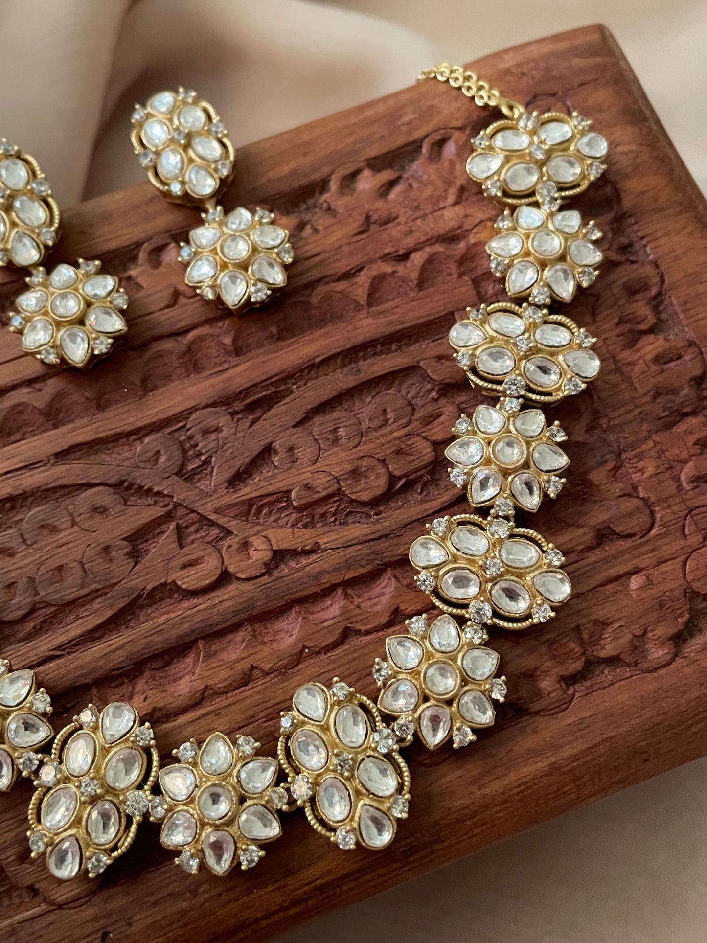 Tarashi Moissanite Polki Necklace Set