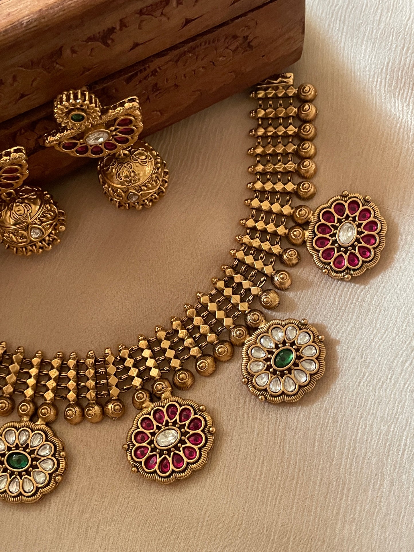 Sunitha Antique Gold Necklace Set