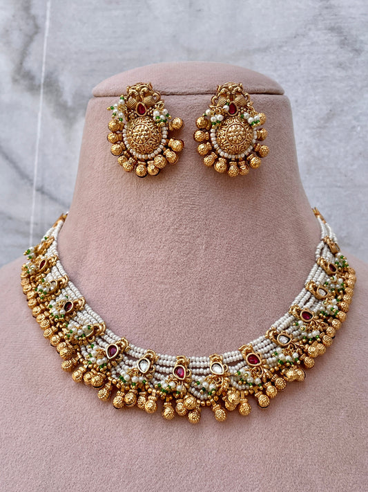 Tasva Antique Pearl Necklace Set