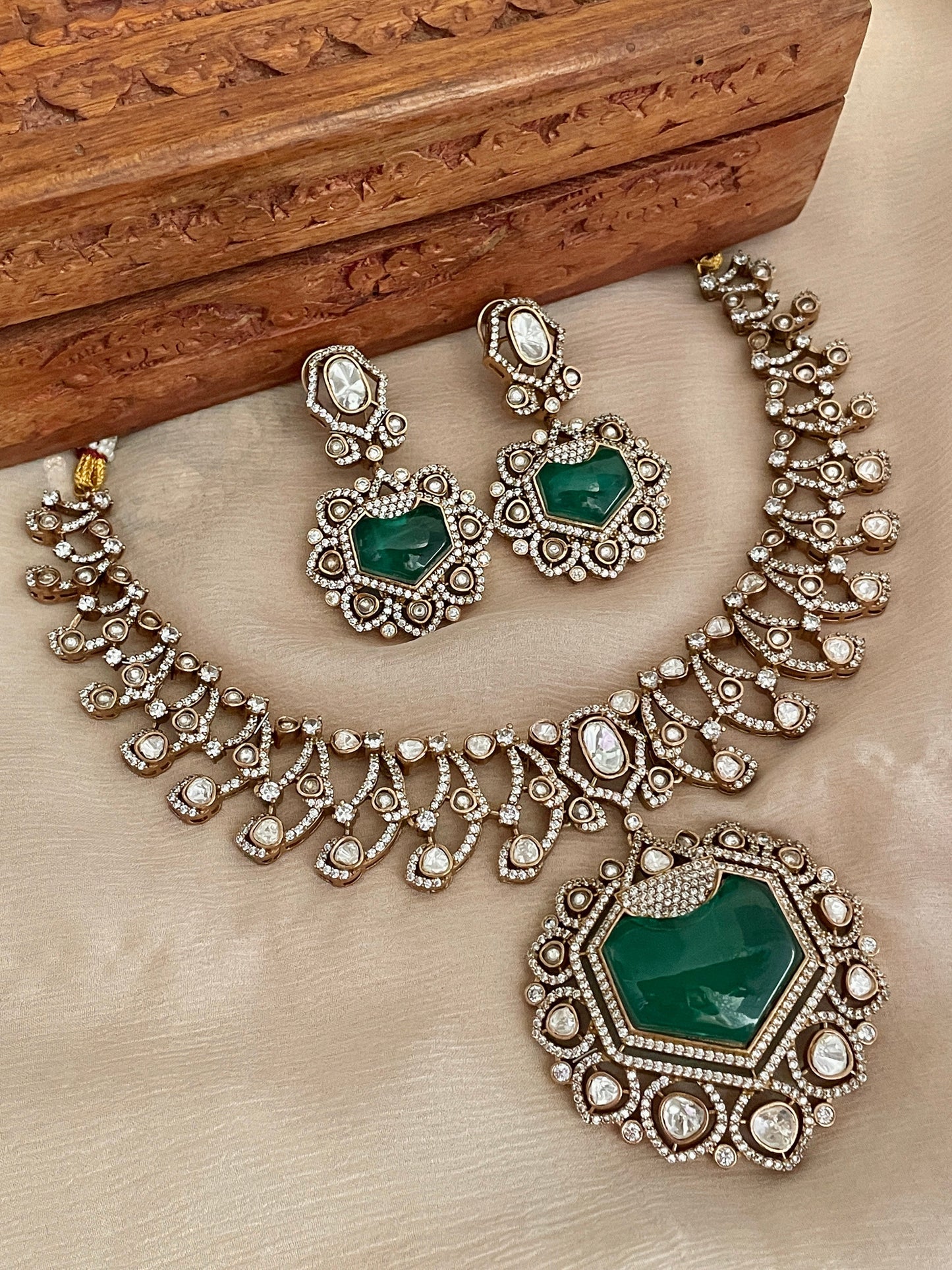 Maina Emerald Polki Necklace Set - Made to Order