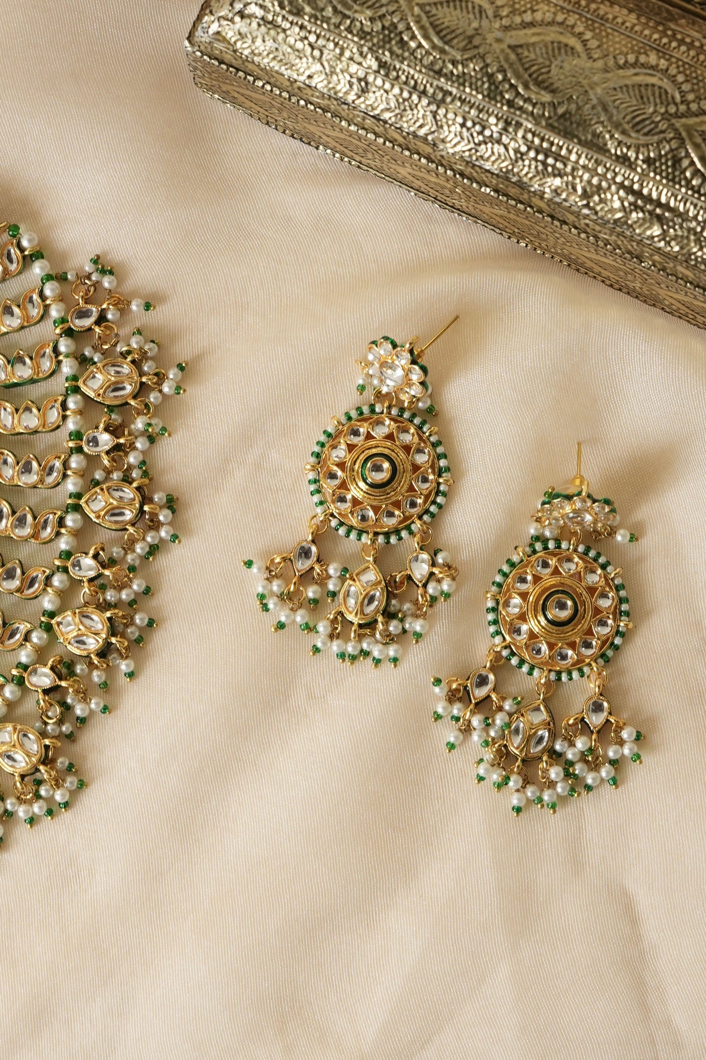 Vasant Kundan Necklace with Earrings and Maangtikka