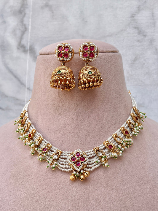 Tuheena Antique Pearl Necklace Set