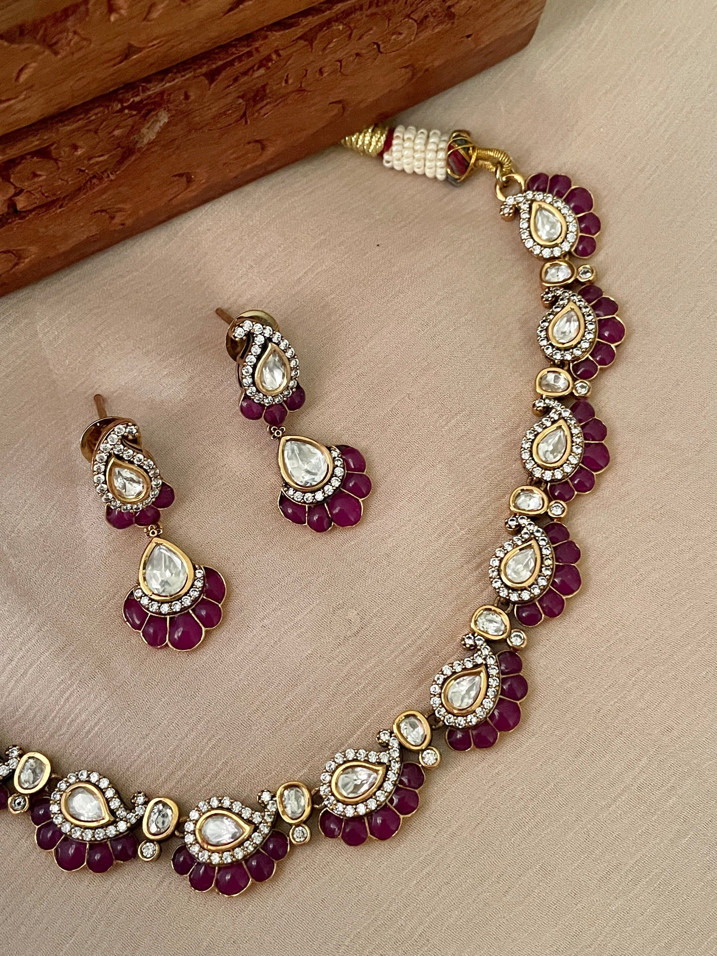 Vihara Ruby Paisley Necklace Set