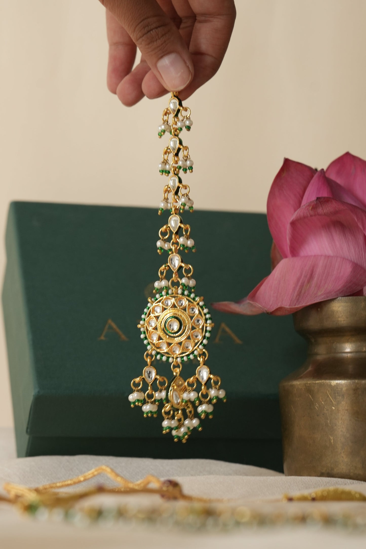 Vasant Kundan Necklace with Earrings and Maangtikka