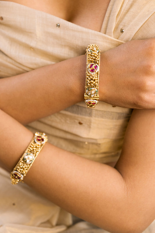 Zeenat Openable Ghungroo Bangle Set