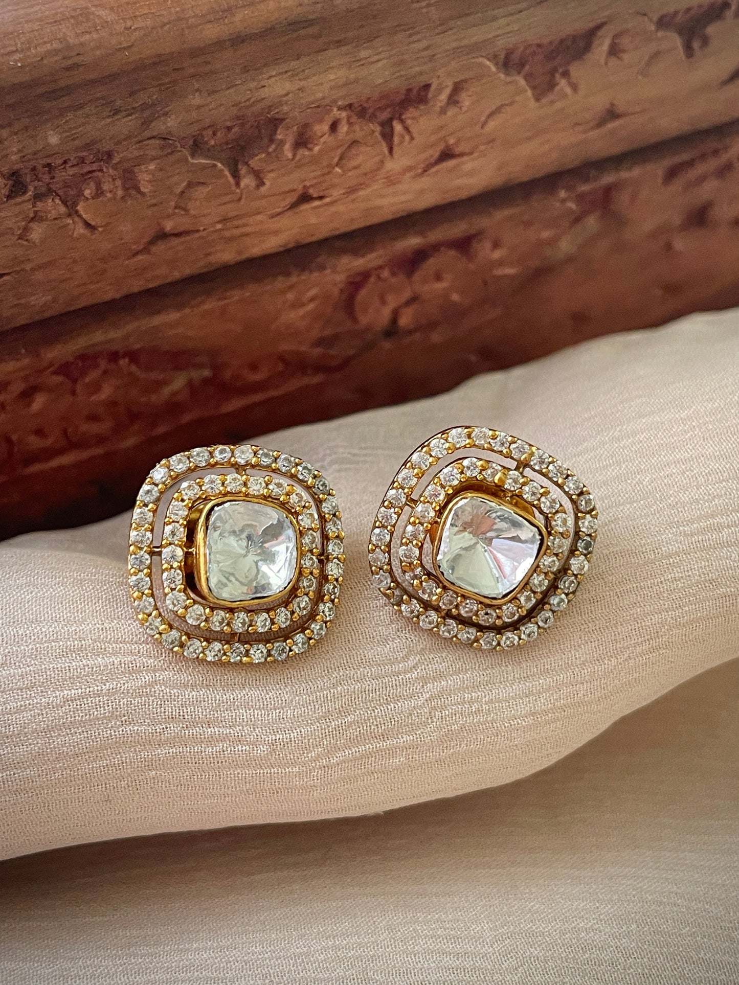 Ela Stud Earrings