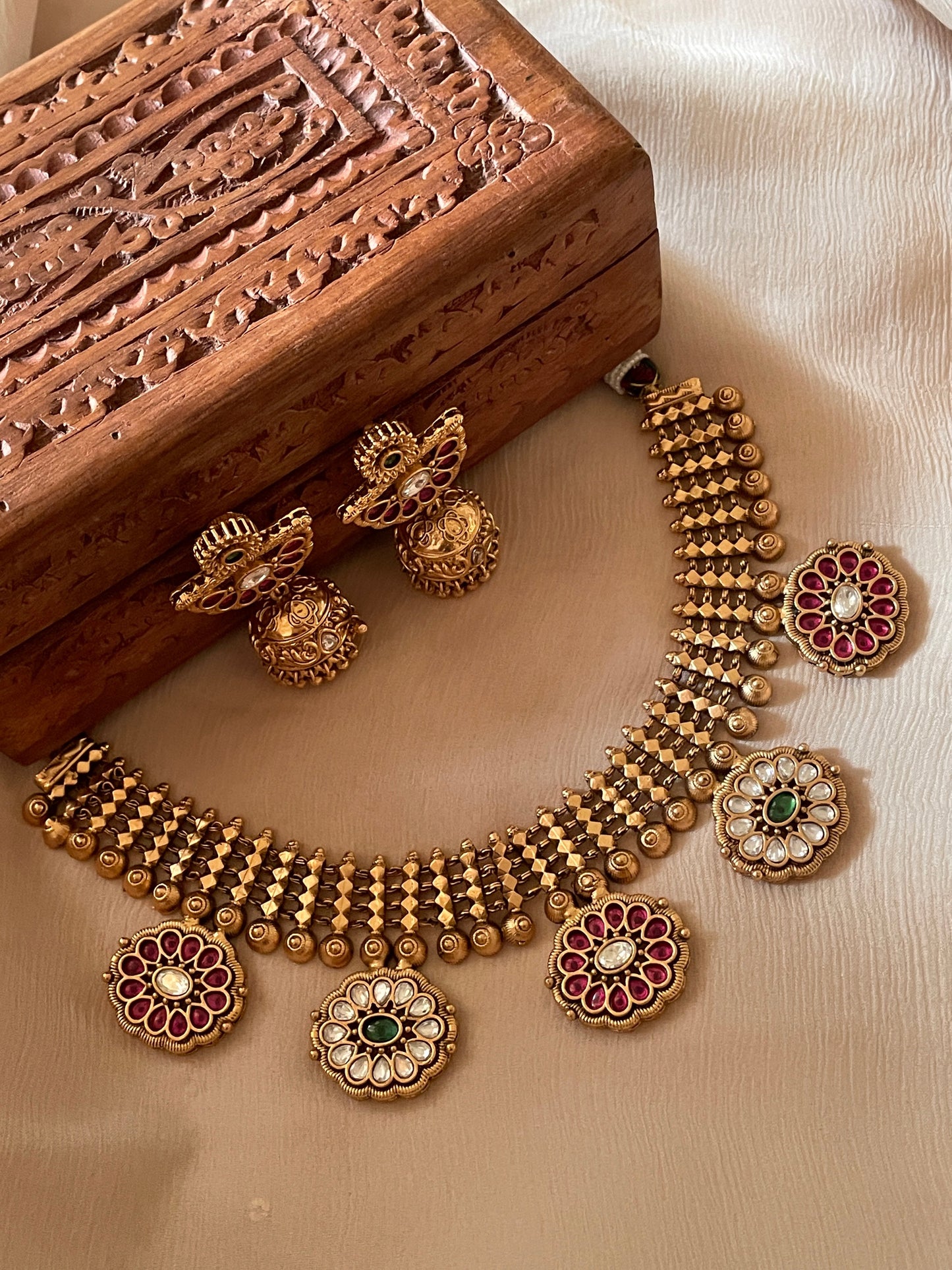 Sunitha Antique Gold Necklace Set