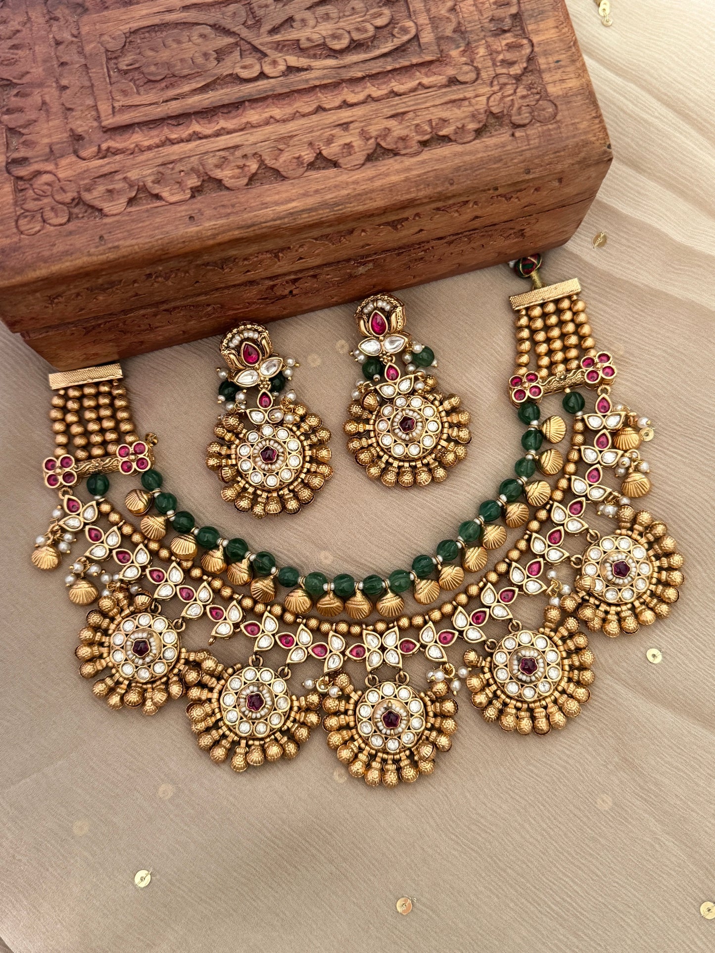 Arham Gold Necklace Set