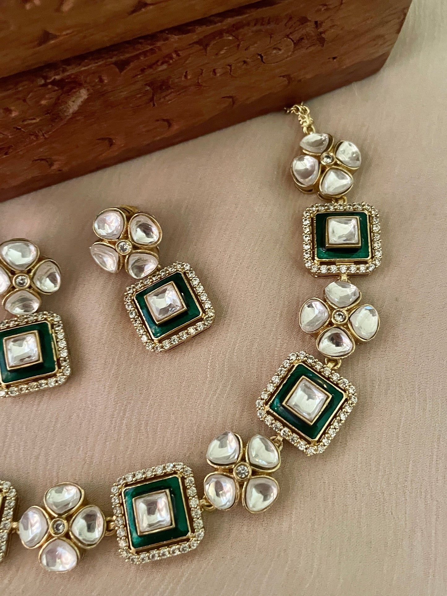 Sanvi Polki Enamel Necklace Set