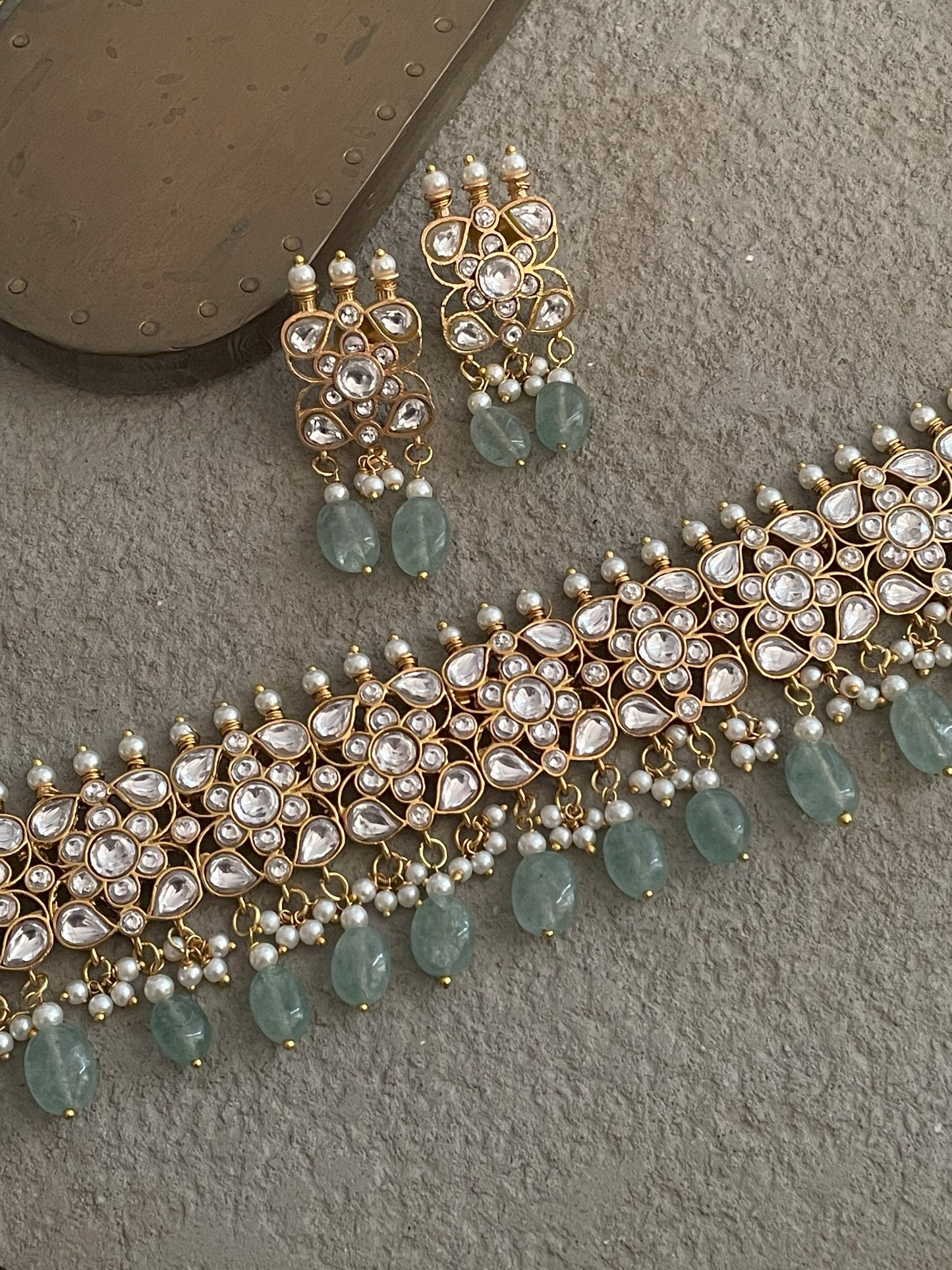 Gayatri Polki Emerald Choker Necklace Set