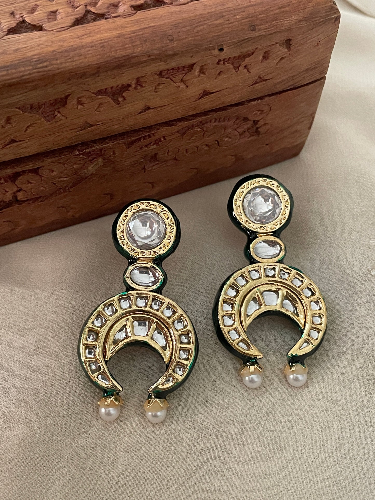 Ruhani Kundan Chaand Earrings