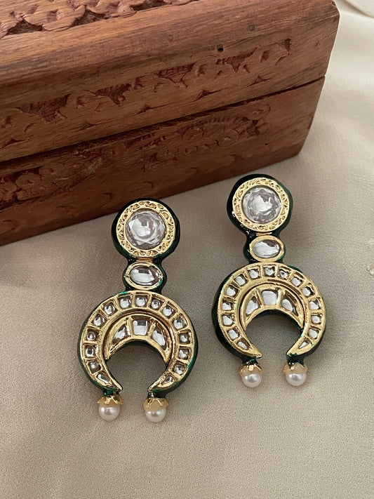 Ruhani Kundan Chaand Earrings