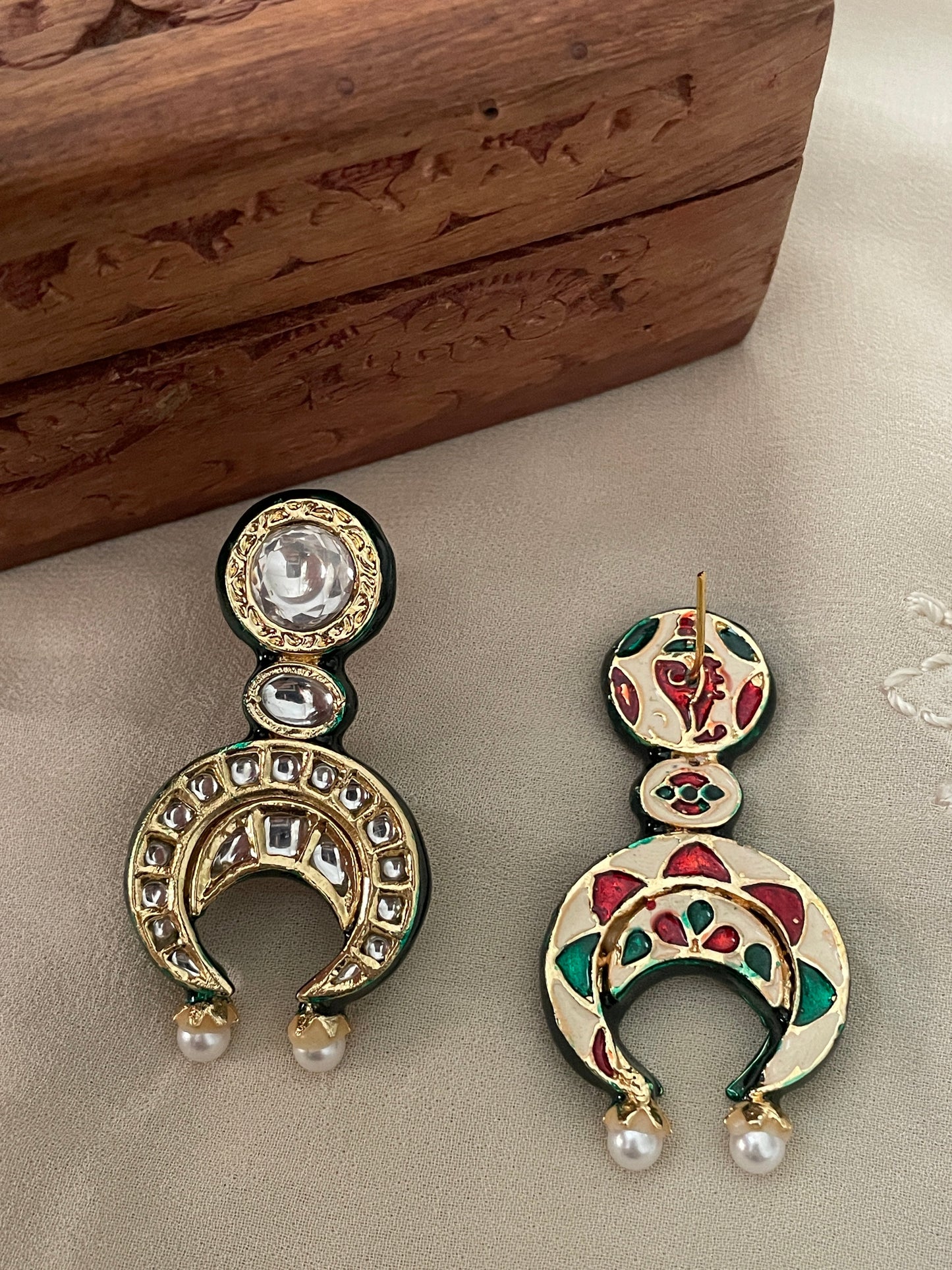 Ruhani Kundan Chaand Earrings