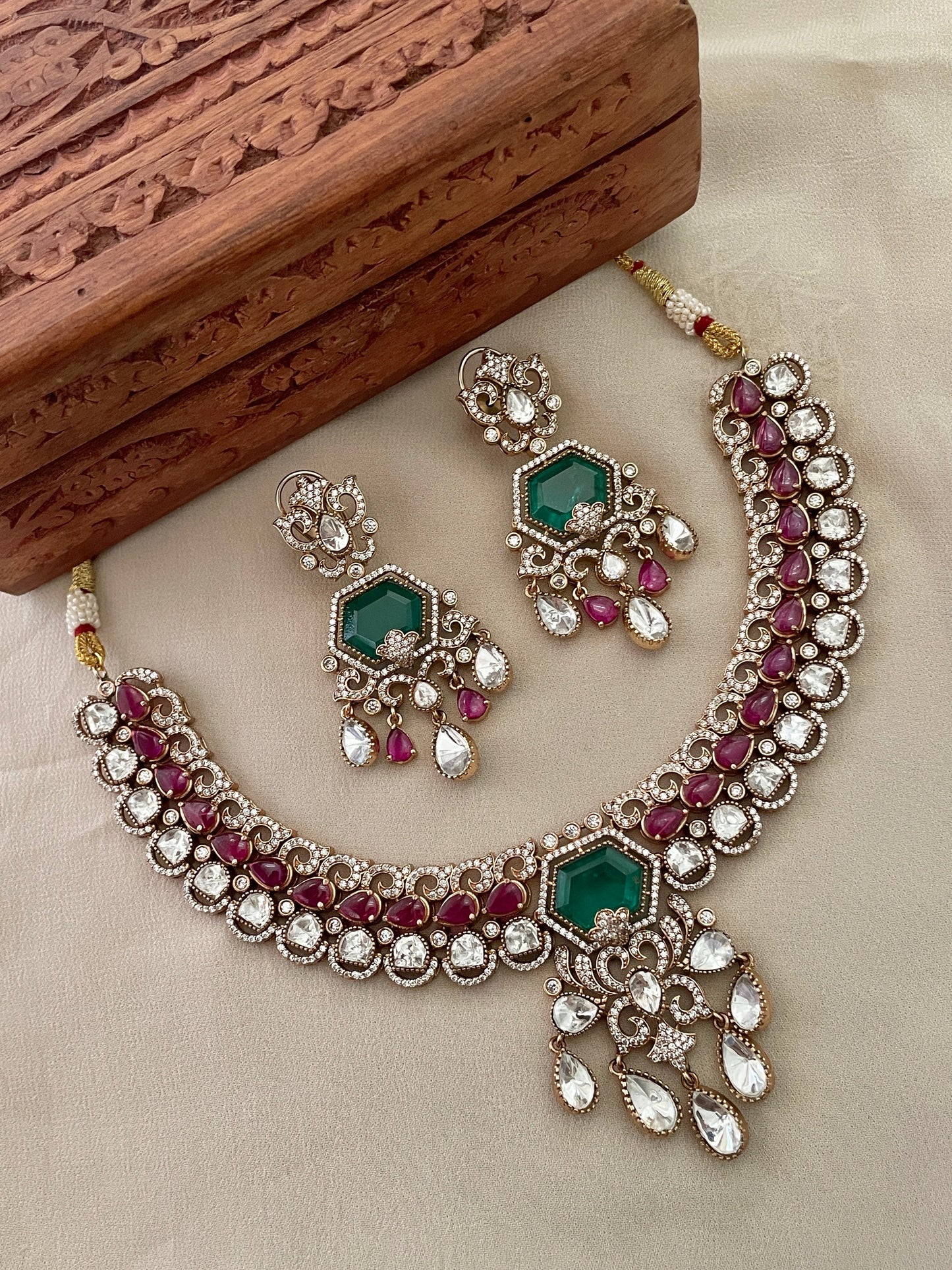 Hunar Moissanite Polki Necklace Set