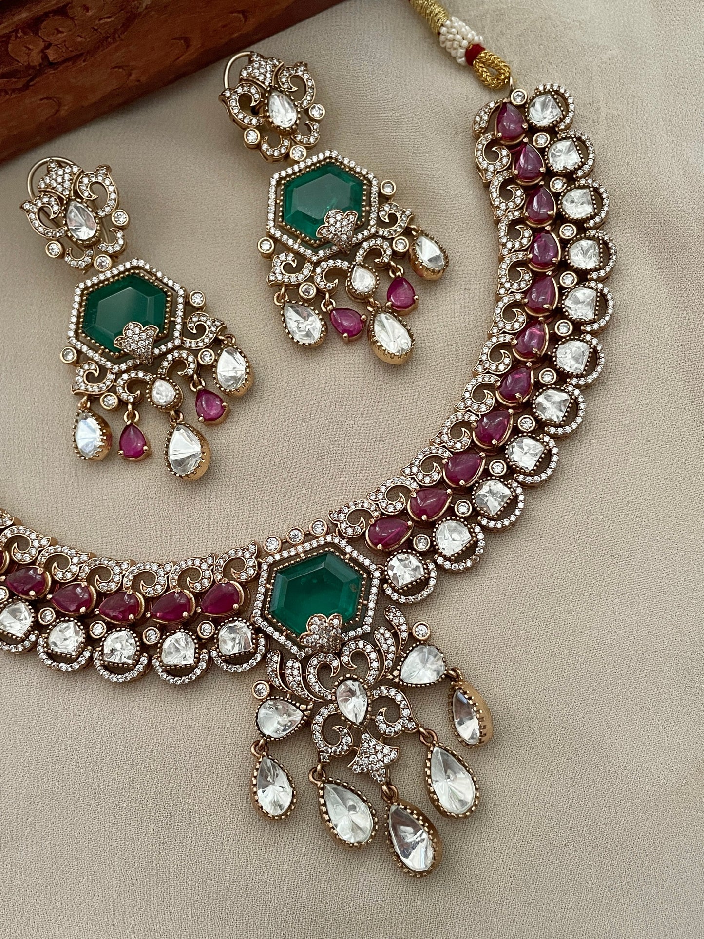 Hunar Moissanite Polki Necklace Set