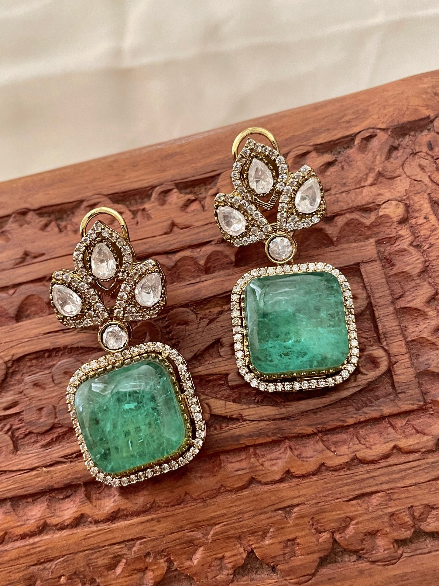 Neelima Moissanite Polki and Emerald Choker Set
