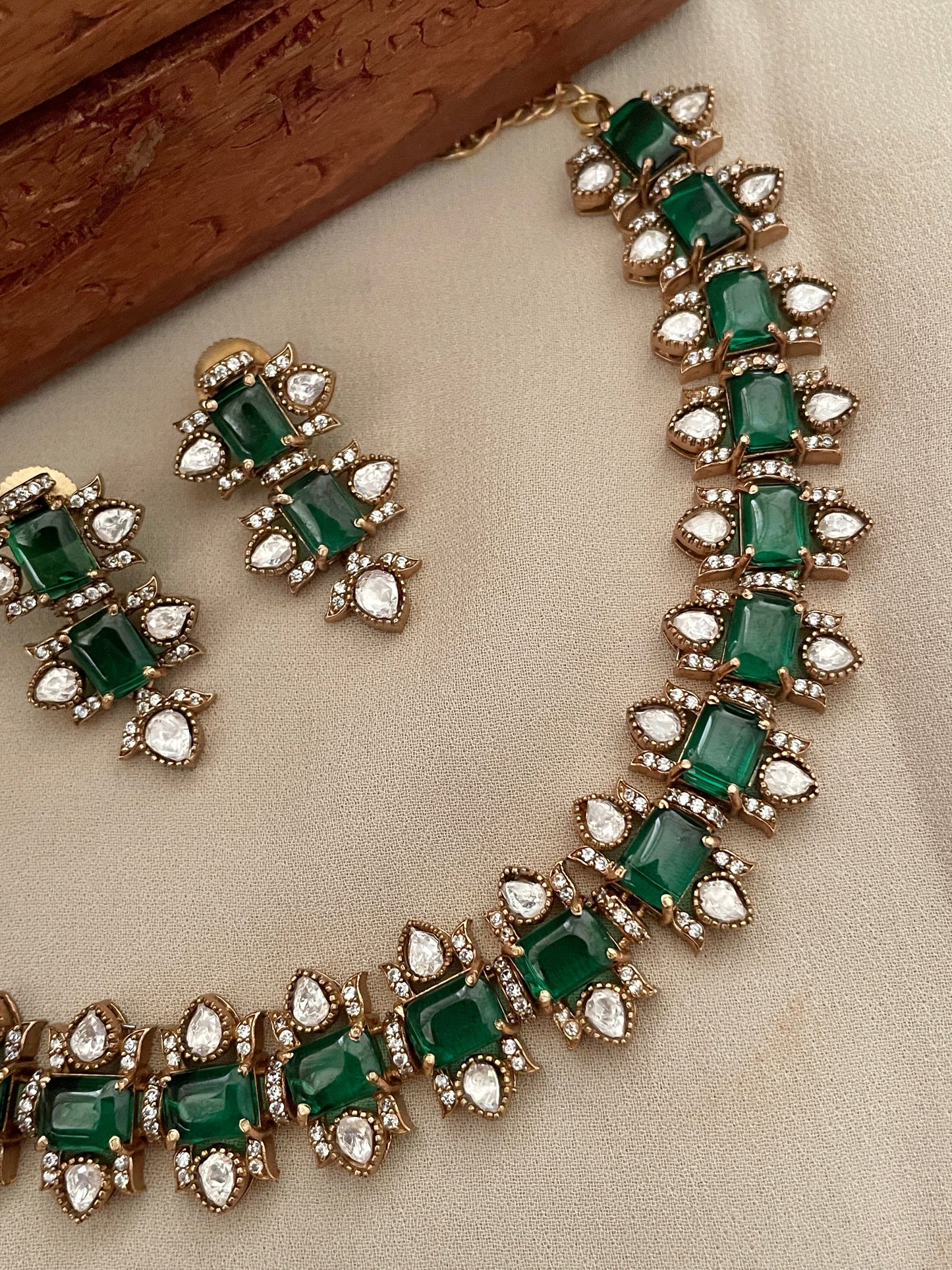 Sharvani Emerald Polki Necklace