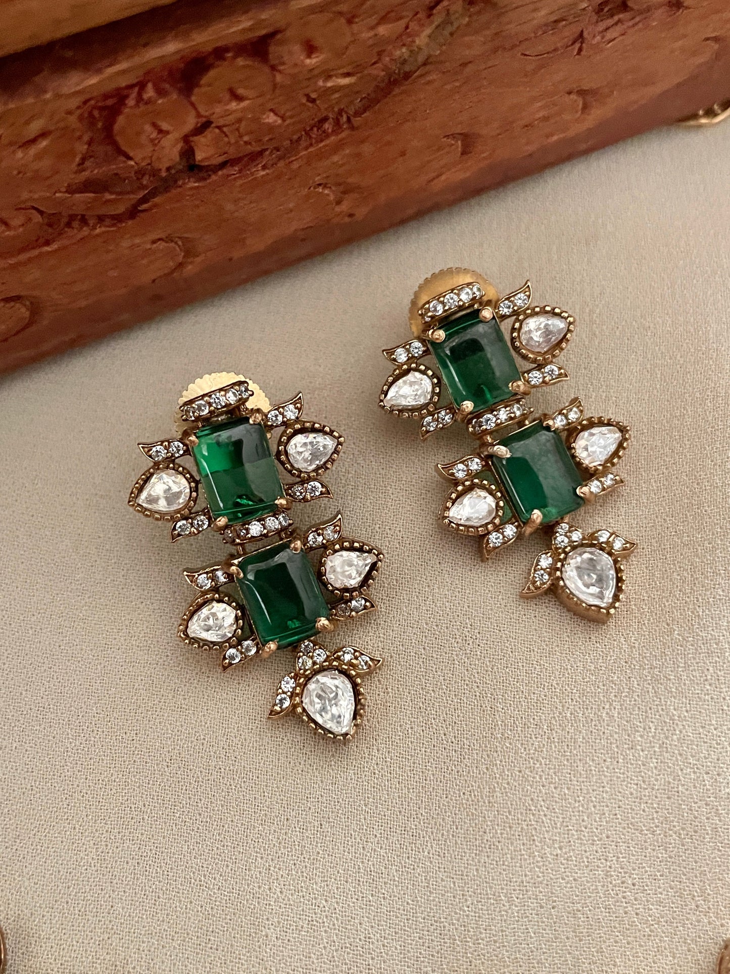 Sharvani Emerald Polki Necklace
