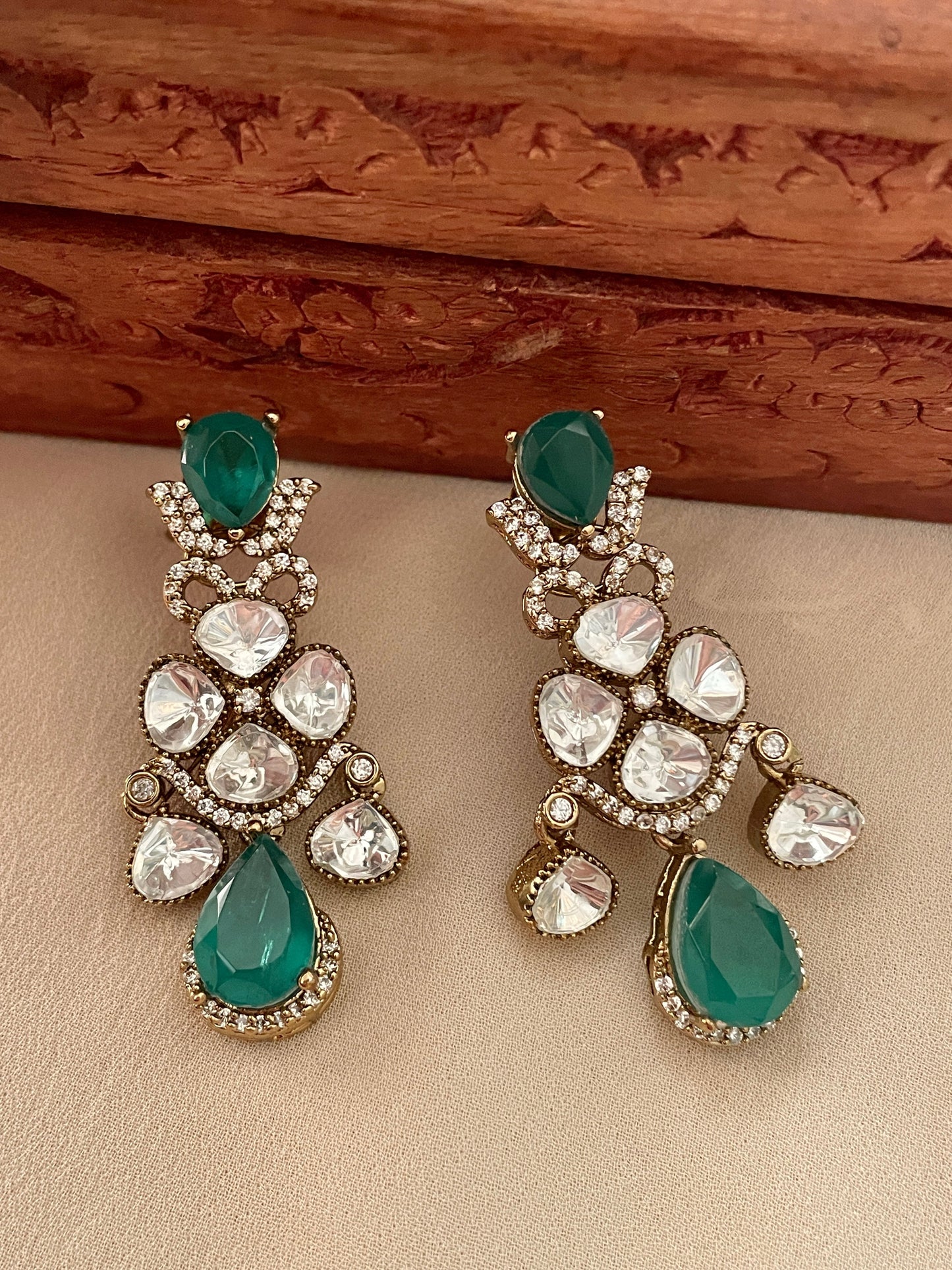 Zahira Polki & Emerald Earrings