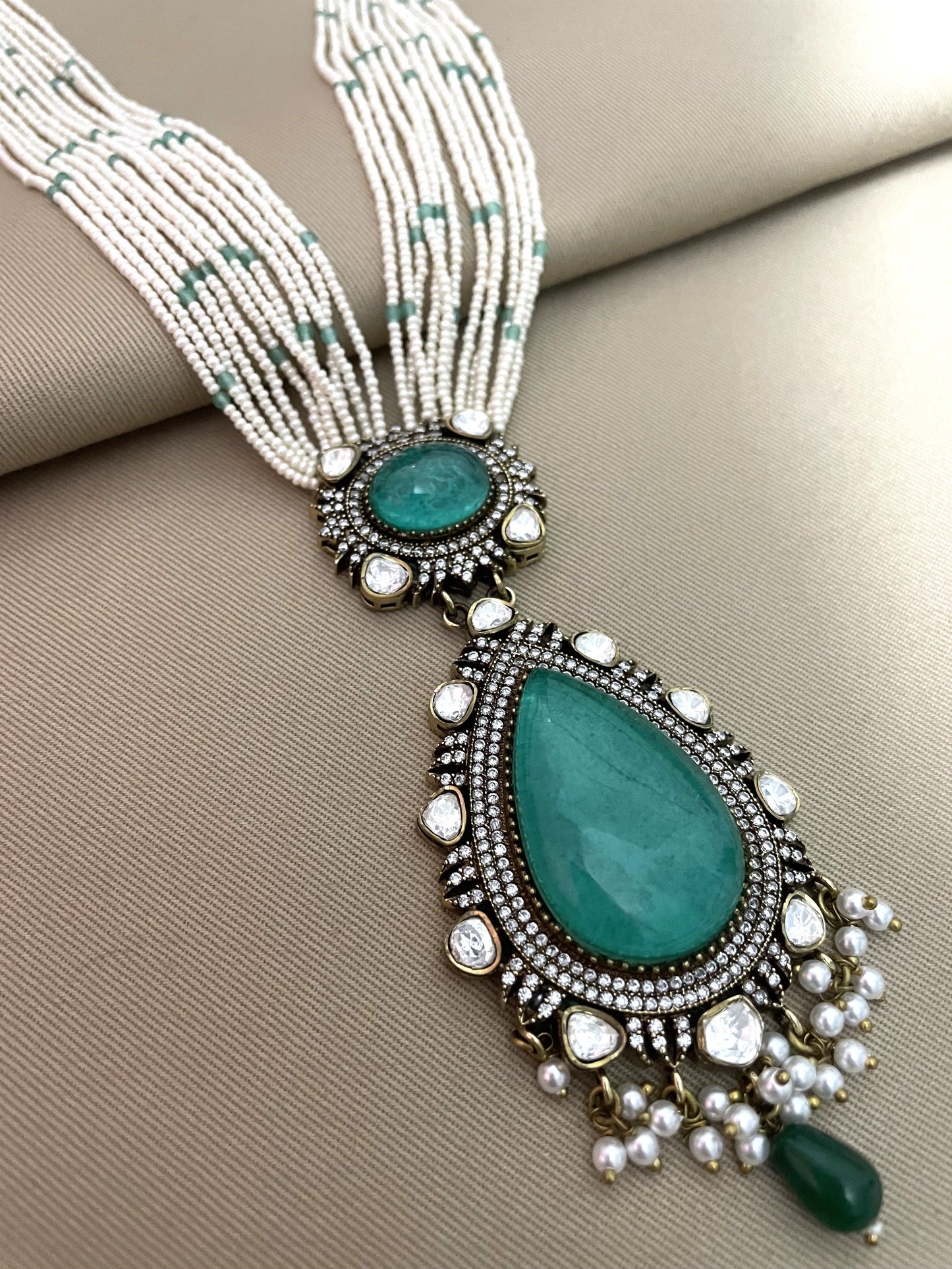 Mantra Emerald Polki Victorian Necklace Set