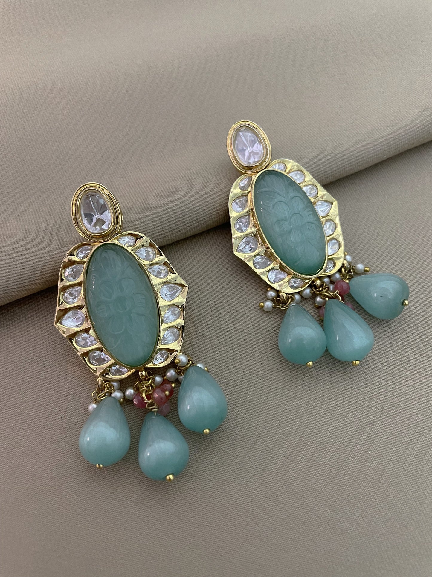 Plume Kundan Gold Finish Necklace Set