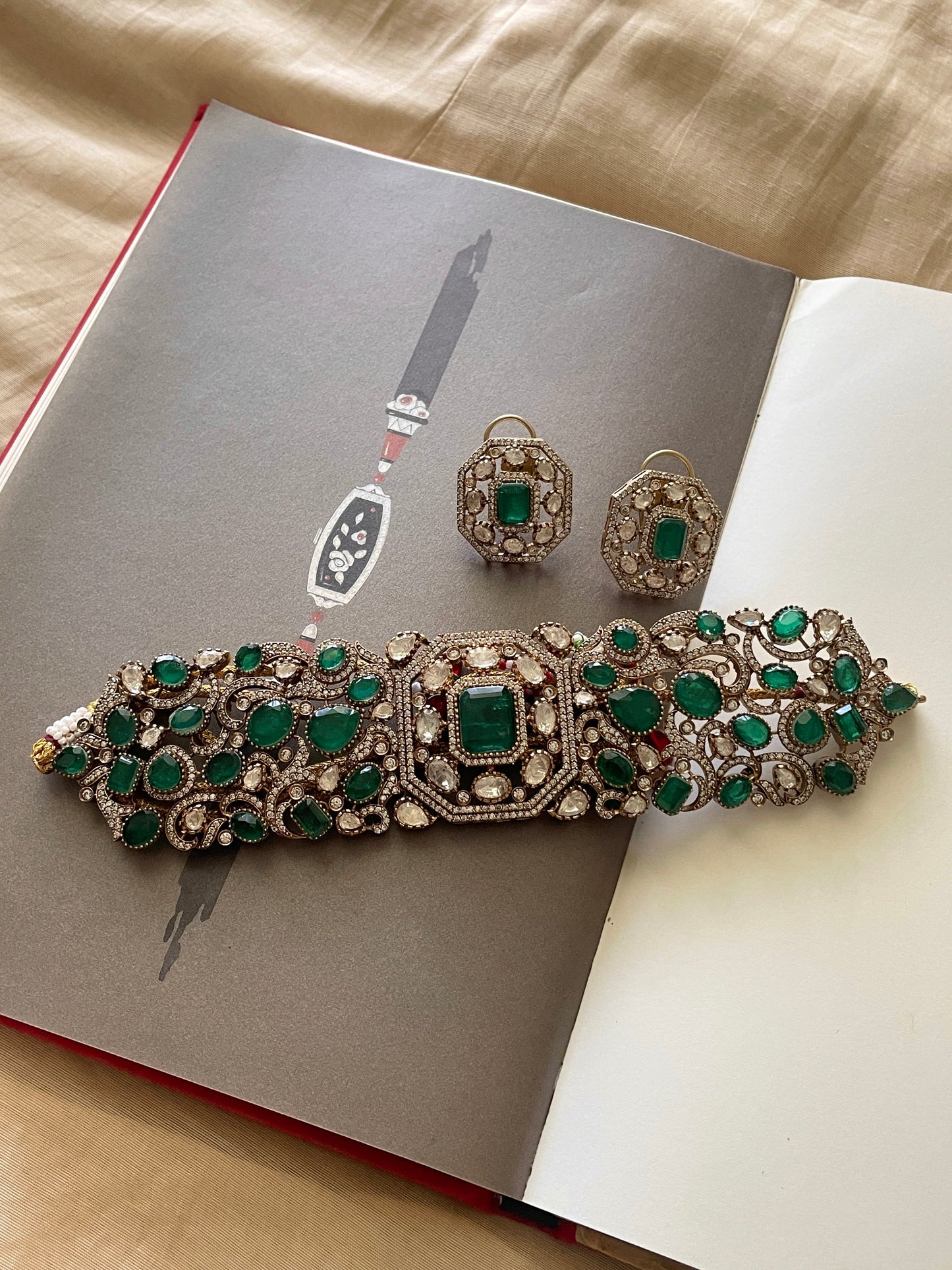 Shanta Regal Emerald Polki Choker Necklace Set