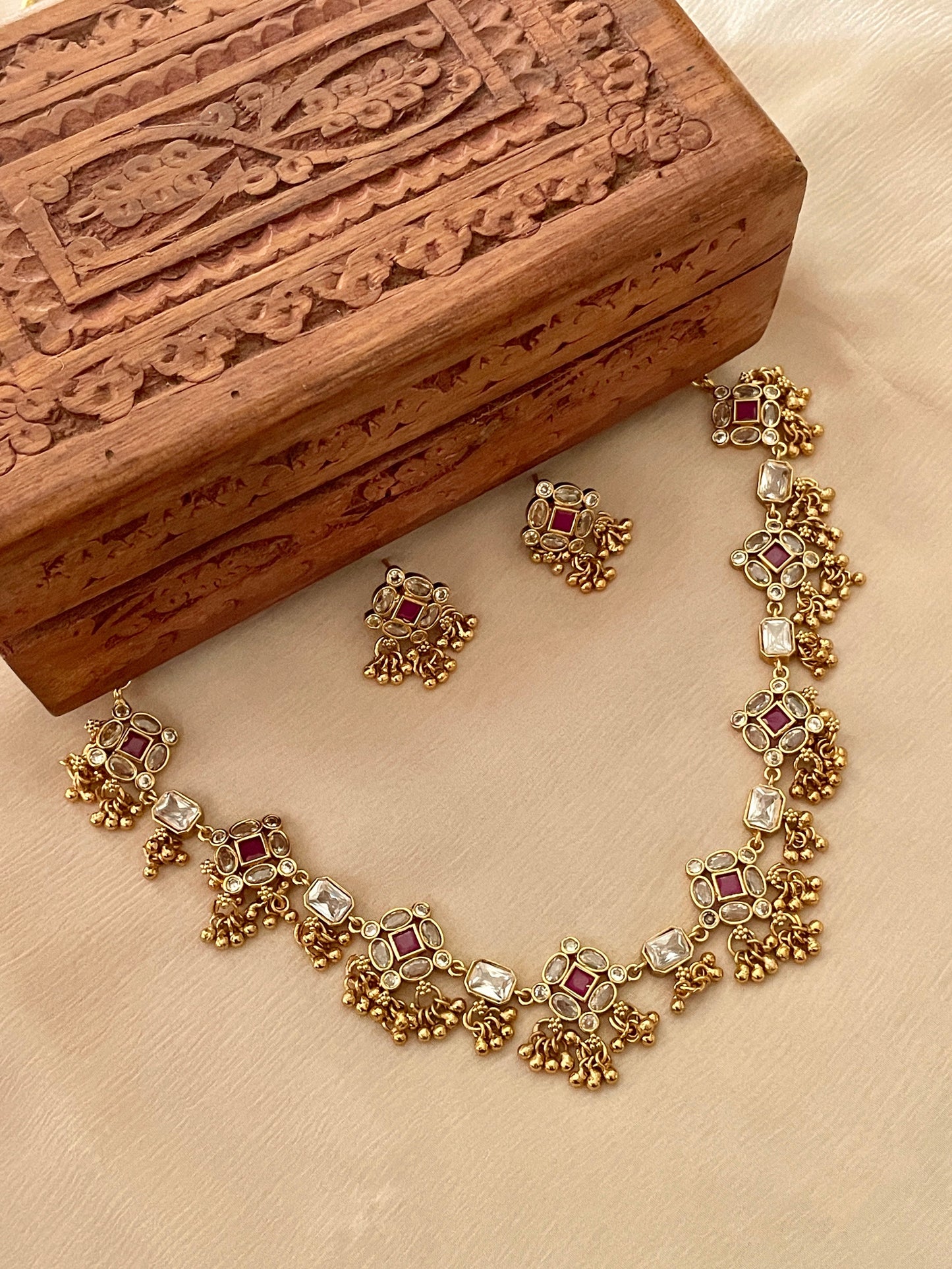 Nayana Antique Necklace Set