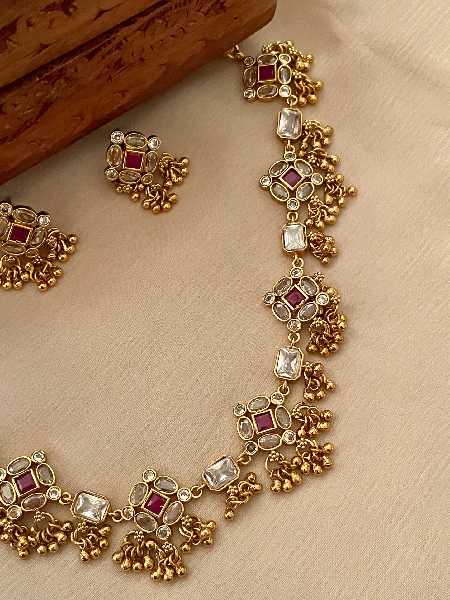 Nayana Antique Necklace Set